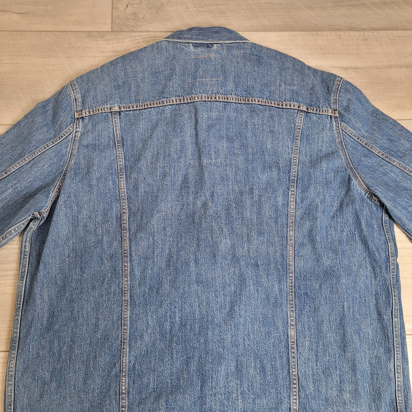 🧥 Levi’s Premium Long Trucker Jacket Men’s M Relaxed Cut Western (Read/C-video)