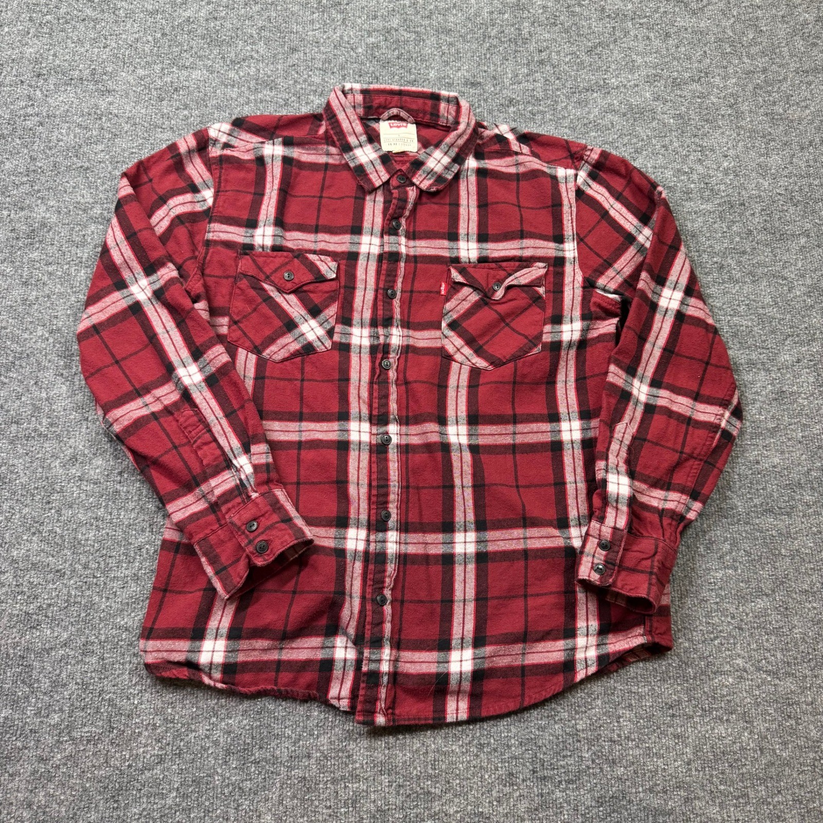 Levi’s Flannel Shirt Men L Maroon Plaid Button Up Casual Outdoor Classic Durable