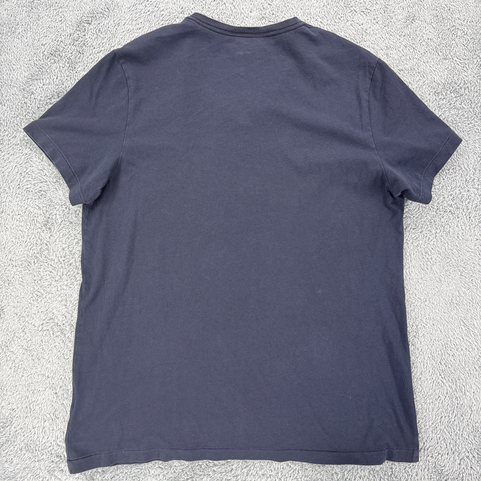 Burberry London England Men’s Navy Blue V-Neck T-Shirt Size Large Cotton