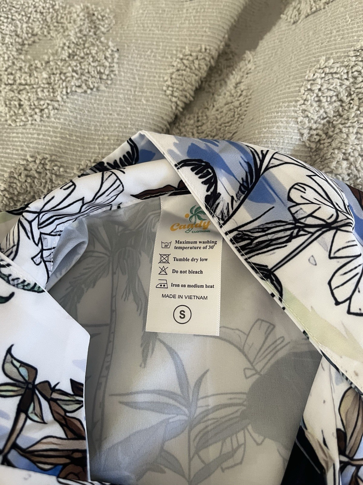 Men’s Candy clothing car button down shirt size Small