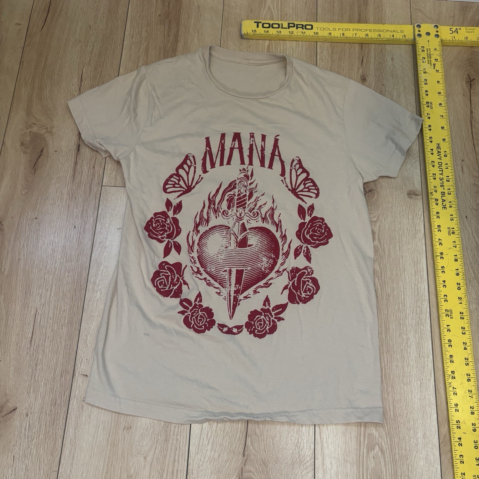 Mana Vivir Sin Aire 2026 Tour Medium Men’s Red With Beige