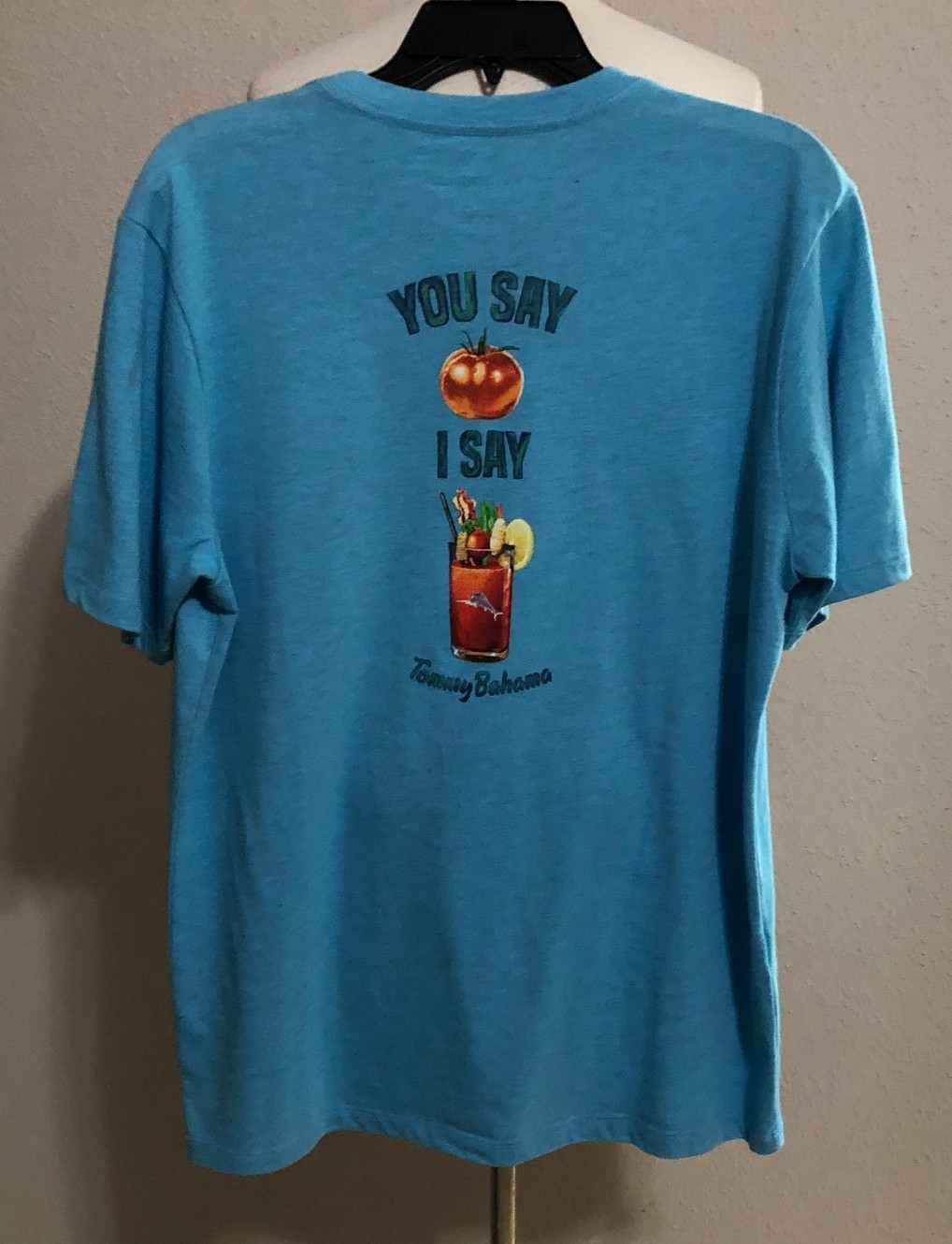 NWT TOMMY BAHAMA “S” MENS TURQUOISE HAZE HEATHER YOU SAY TOMATO ” TEE $ 49.50
