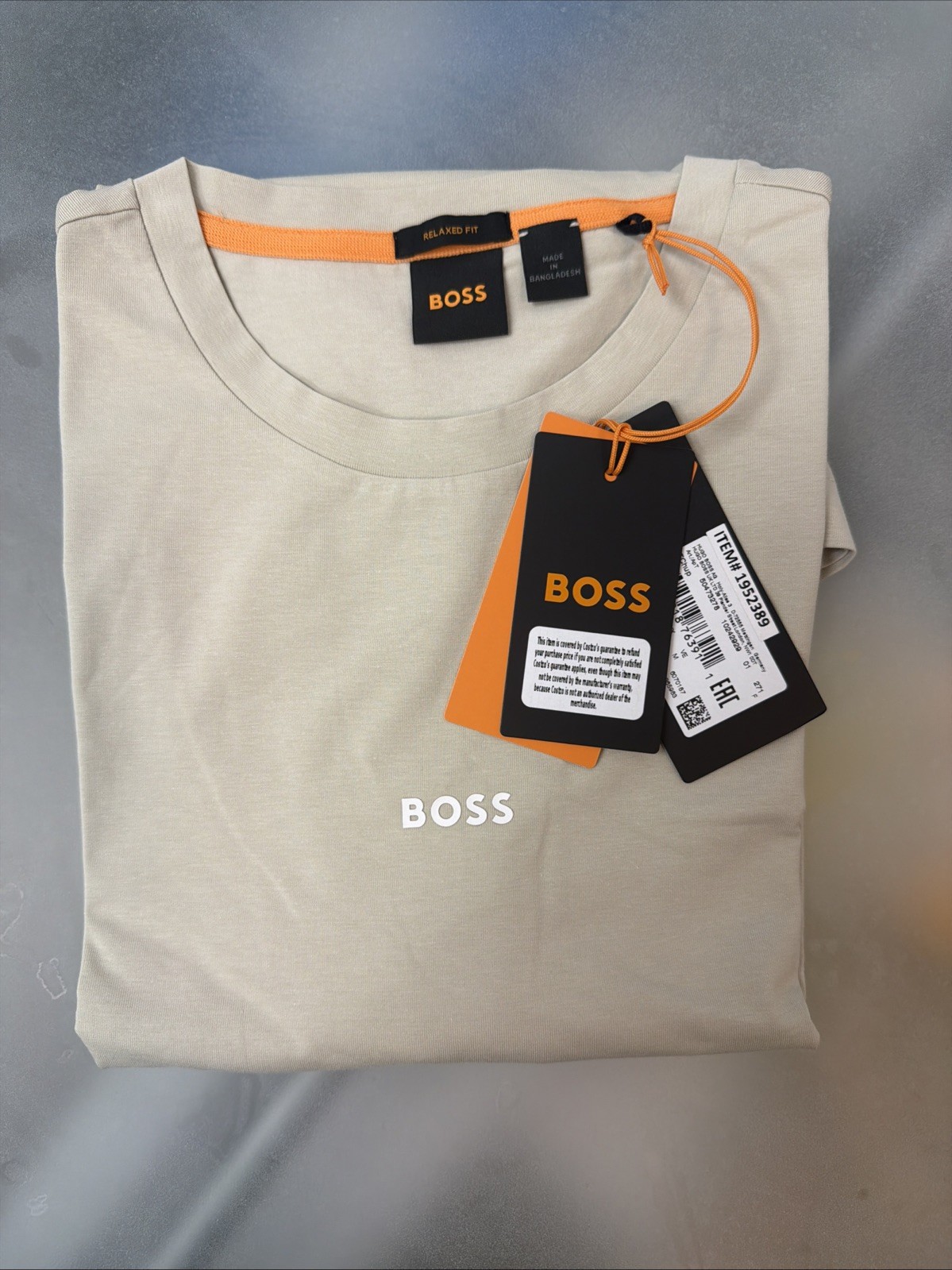 NWTs Mens HUGO BOSS Beige Designer Minimalist Relaxed Fit Logo Tee (Medium)