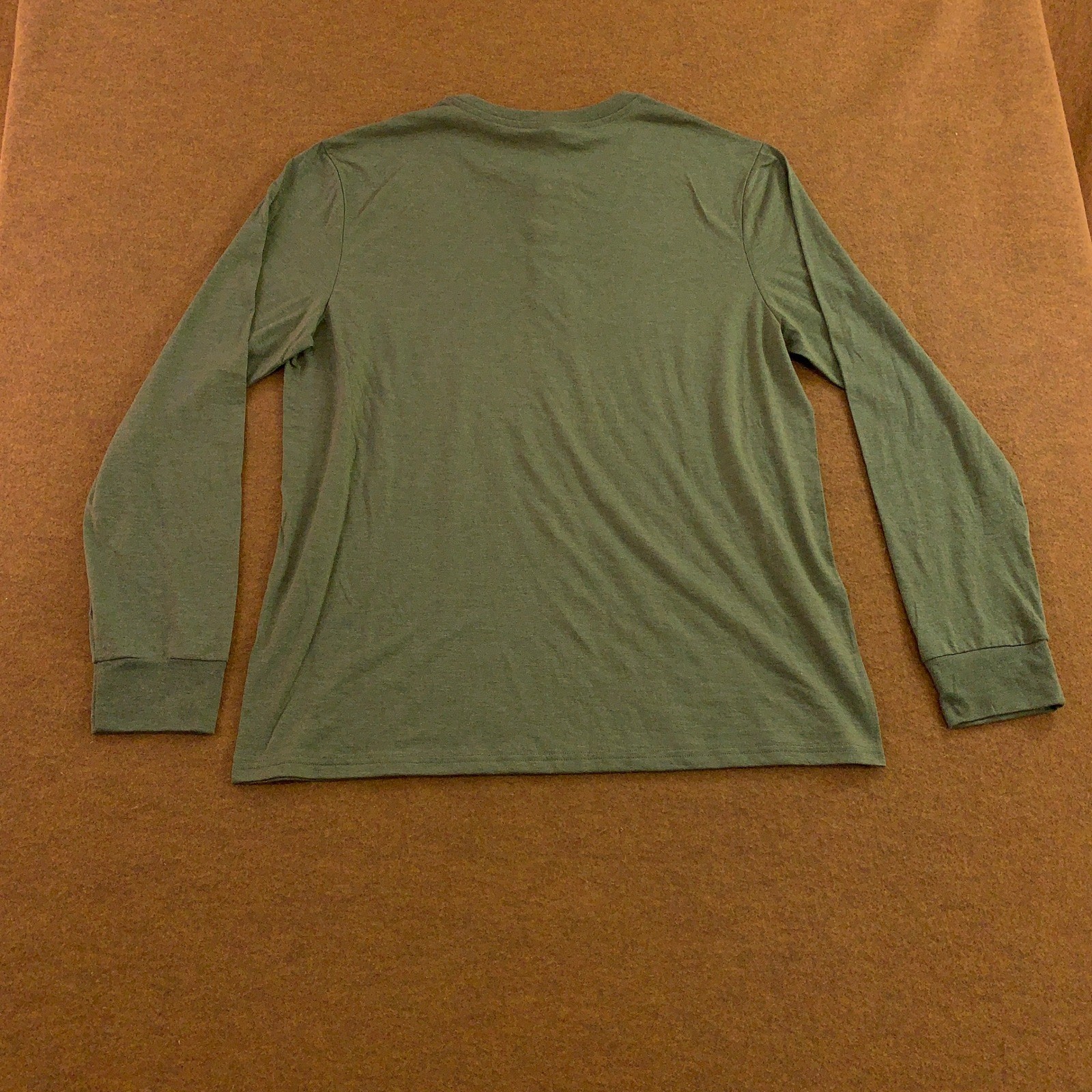 District Mens XL Green Perfect Tri Long Sleeve Henley Shirt New *Flaw