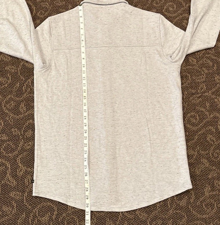 Men’s Travis Mathew Cloud Waffle Button Up Shirt Size Medium Heather Light Grey