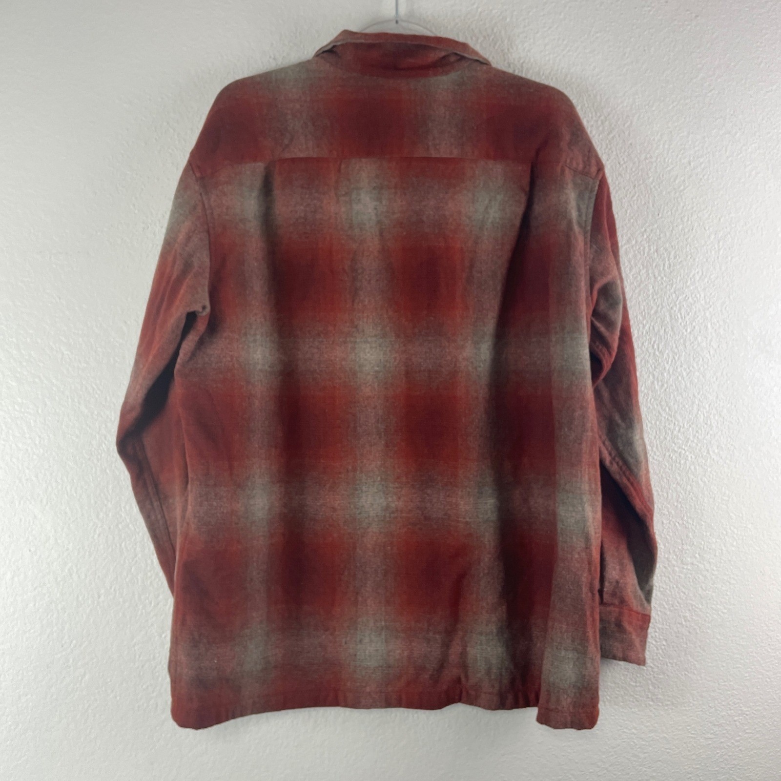 Pendleton Board Shirt Jac Large Red Tan Ombre Plaid Virgin Wool Flannel Outdoor