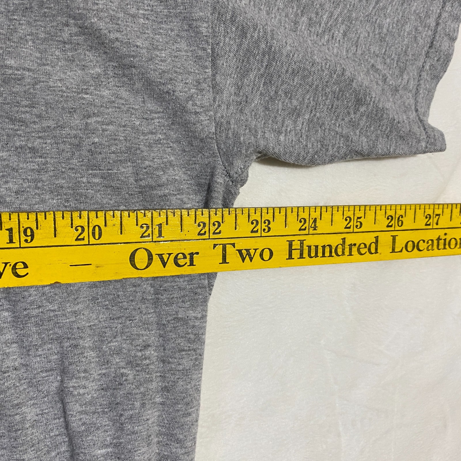 Hallmark T-Shirt Unisex XL Gray Hallmark Christmas Movie Graphic Tee