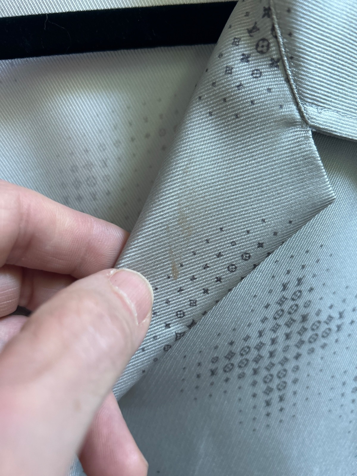 $2,020 LOUIS VUITTON Pixelated LV Logo Monogram Silk Button Shirt – Gray – XXL