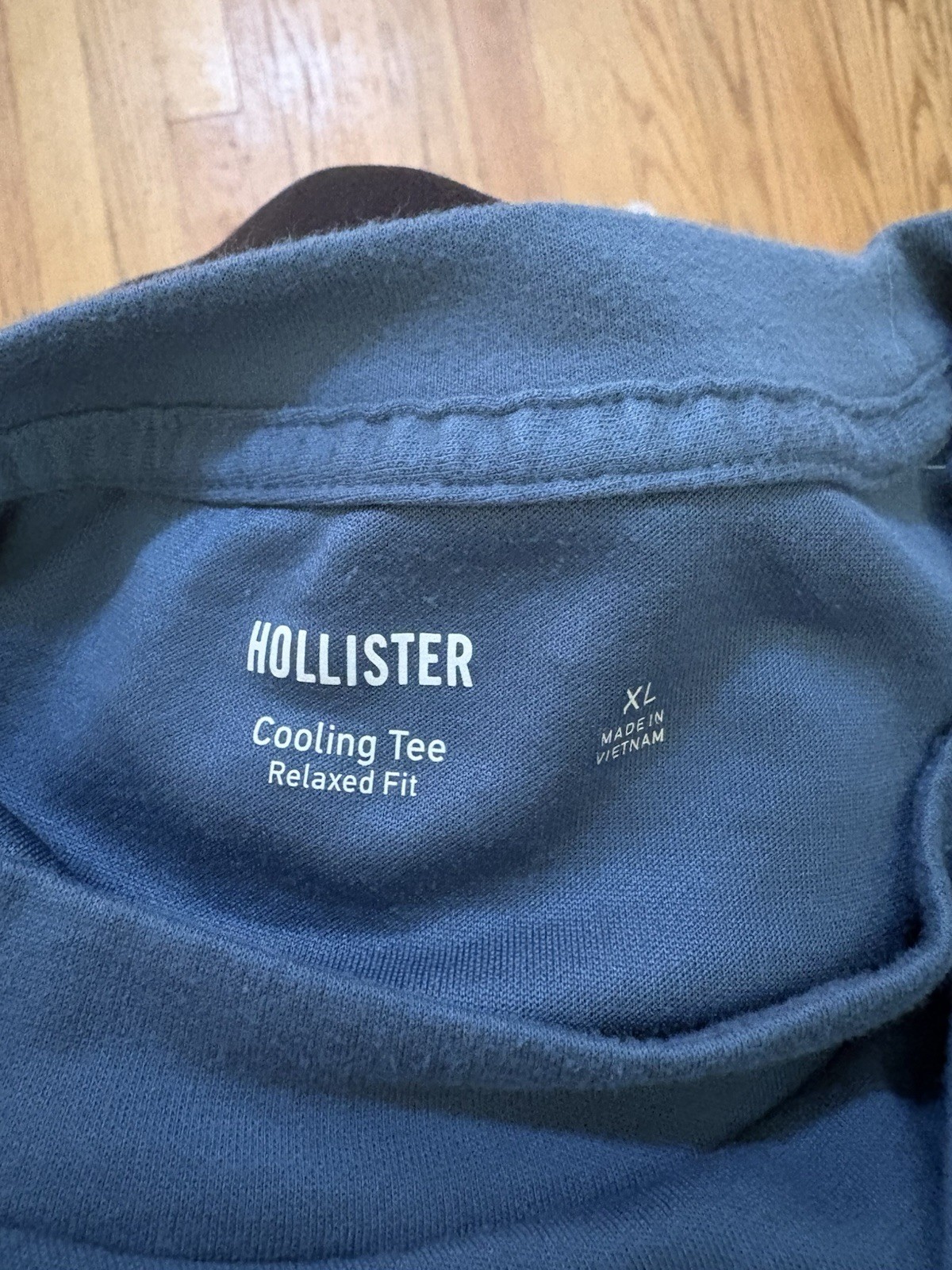 Hollister Cooling Tee Men’s Relaxed Fit Crew Neck Short Sleeve Blue Solid XL