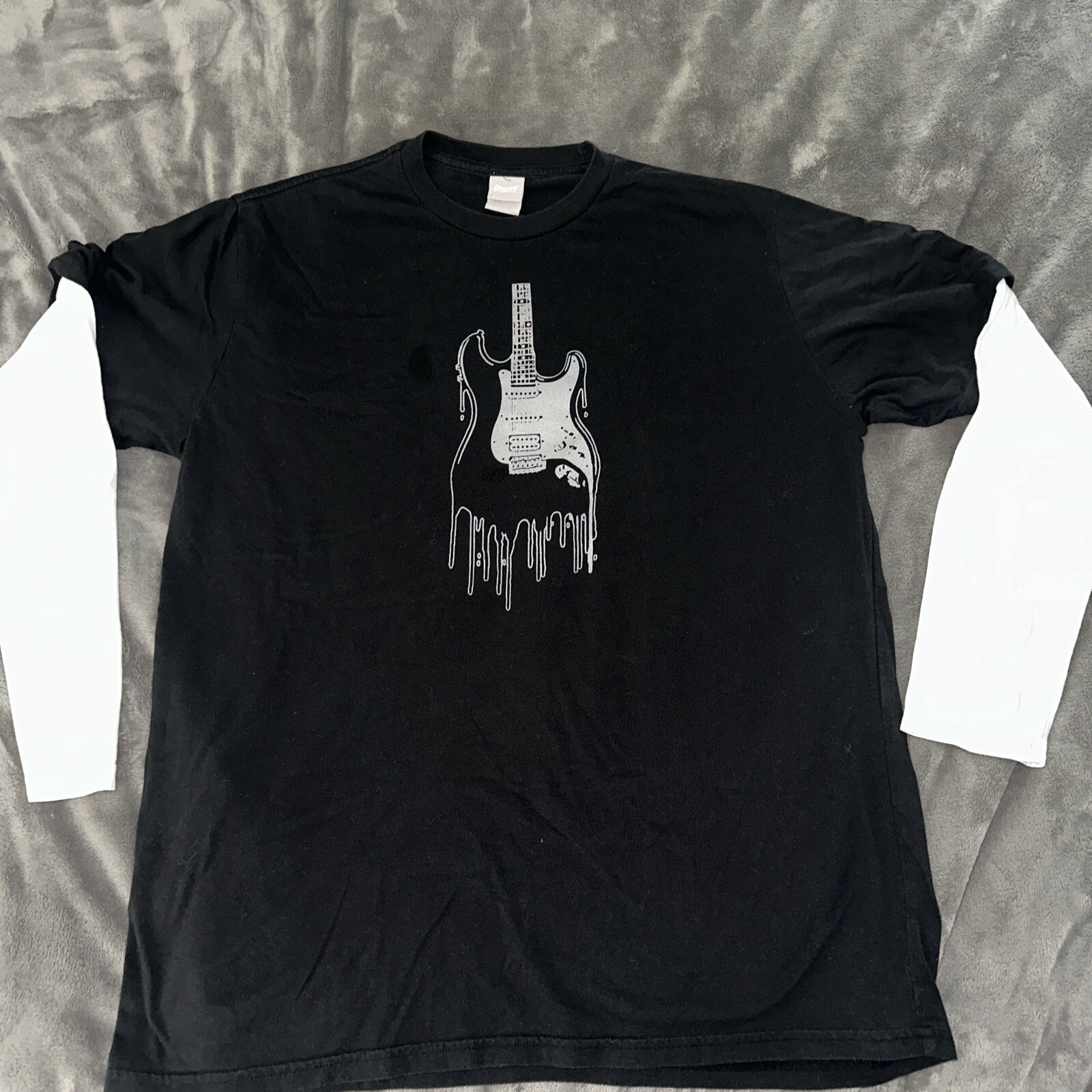 Utility Skate Brand T Shirt 3/4 Sleeve Mens Size XL Melting Guitar Black White