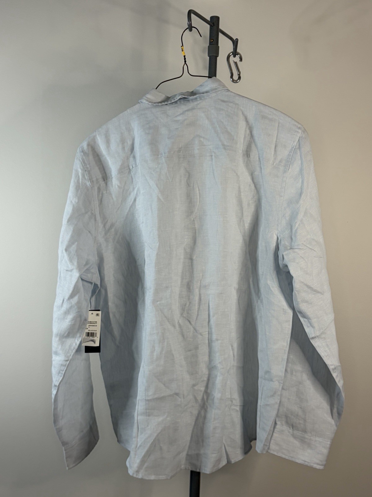 Bloomingdale’s Men’s XL Linen Light Blue Solid Long Sleeve Point Collar Shirt