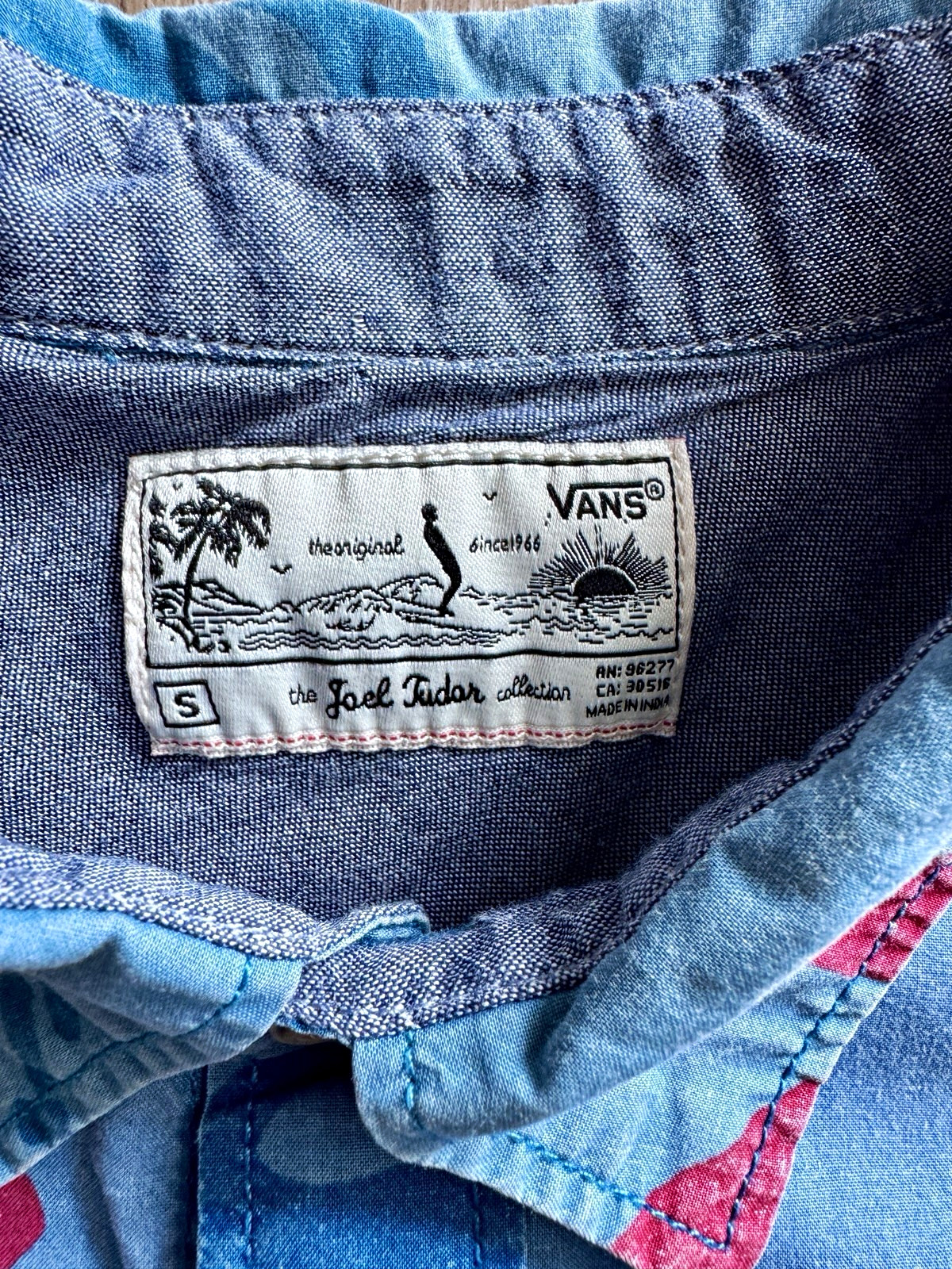 VANS Joel Tudor Collection Men’s S Blue/Red Floral Hawaiian SS Button-Up Pockets