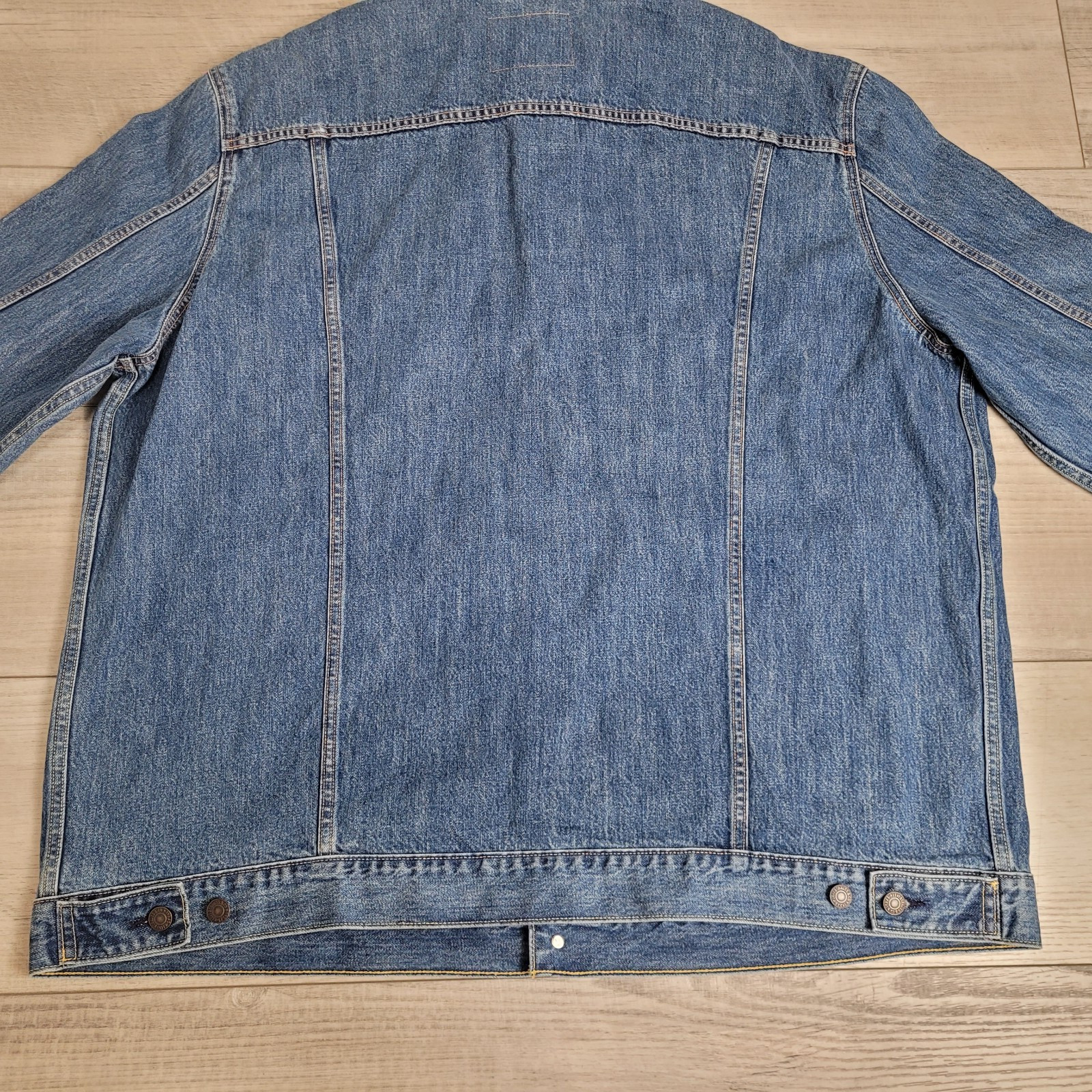 🧥 Levi’s Premium Long Trucker Jacket Men’s M Relaxed Cut Western (Read/C-video)