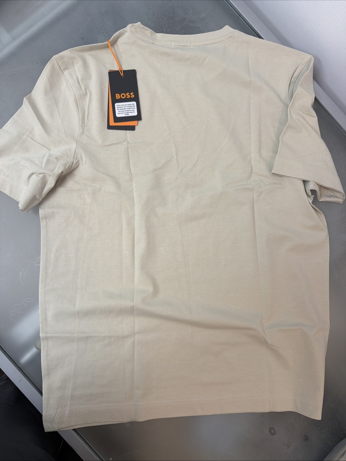 NWTs Mens HUGO BOSS Beige Designer Minimalist Relaxed Fit Logo Tee (Medium)