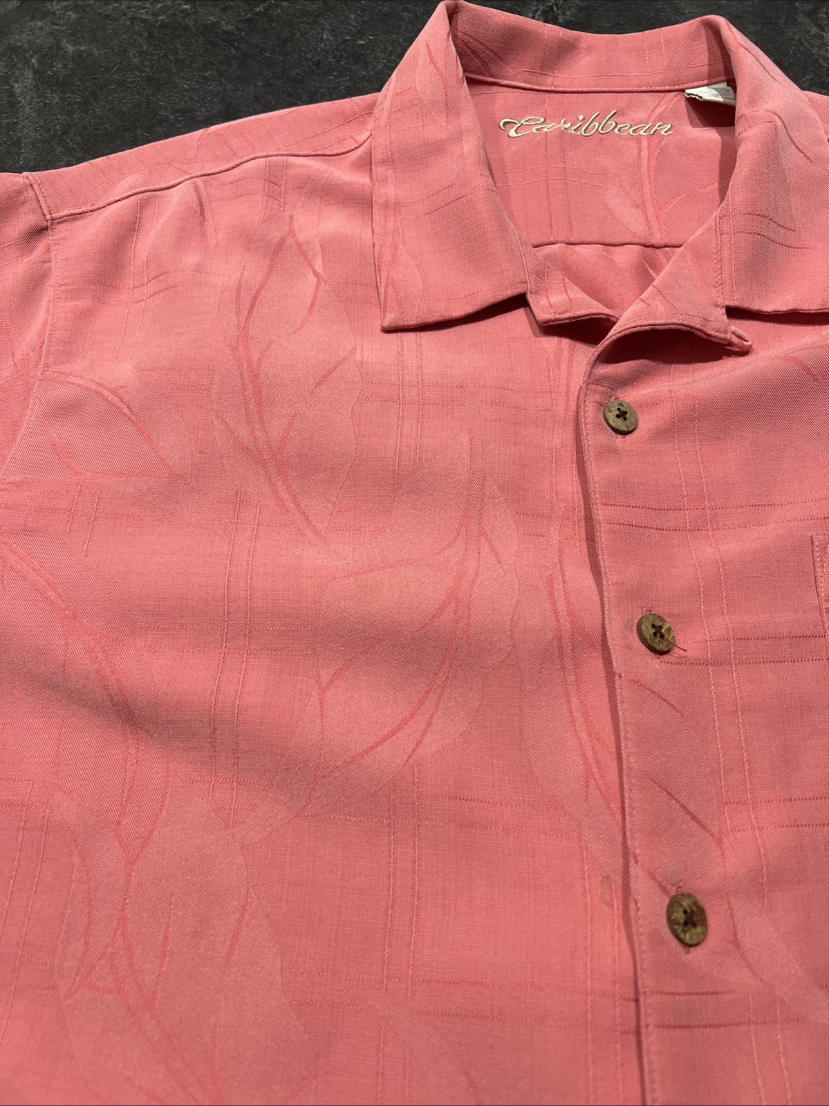 Caribbean Textured Leaf Pattern Coral Pink Short Sleeve Button Shirt Mens Sz XL