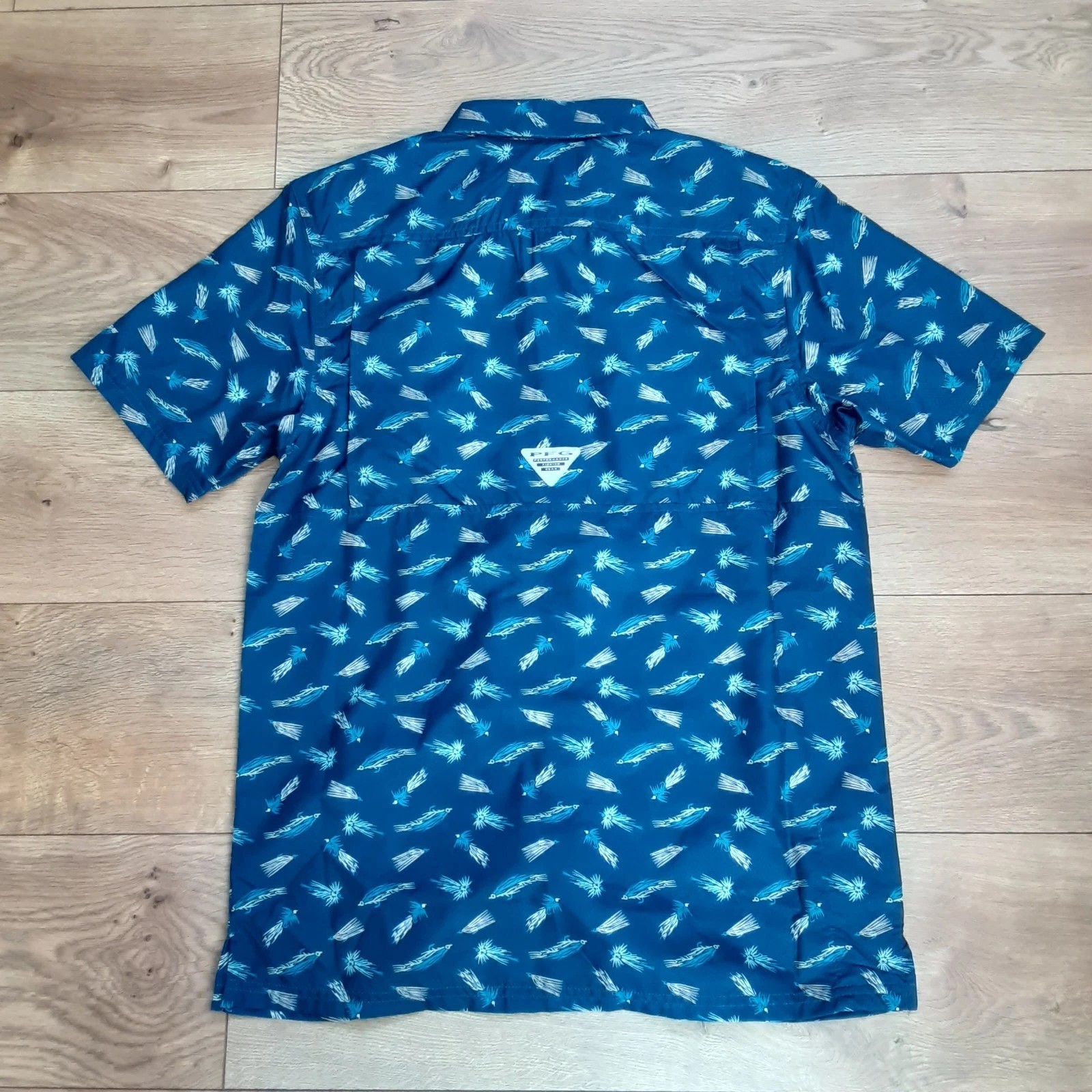 Columbia PFG Mens Small Blue Super Slack Tide Camp Shirt Short Sleeve Lure New