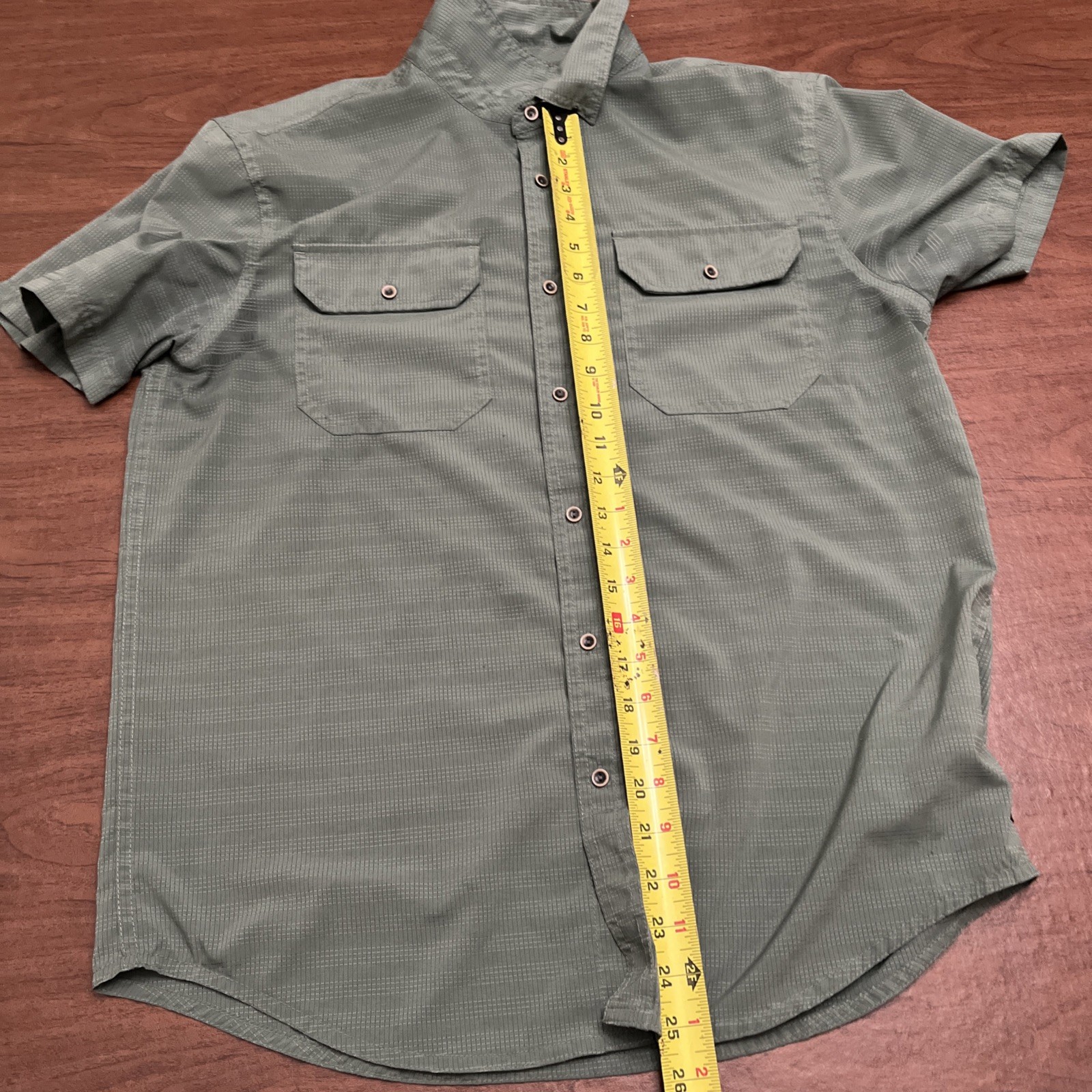 PrAna Shirt Mens Medium Green Button Up Hiking Outdoors See Description