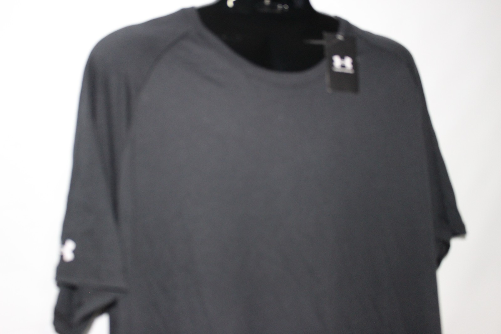UNDER ARMOUR MEN’S LOOSE FIT PERFORMANCE BLACK S/S T-SHIRT SZ: 4XL 1360695-001