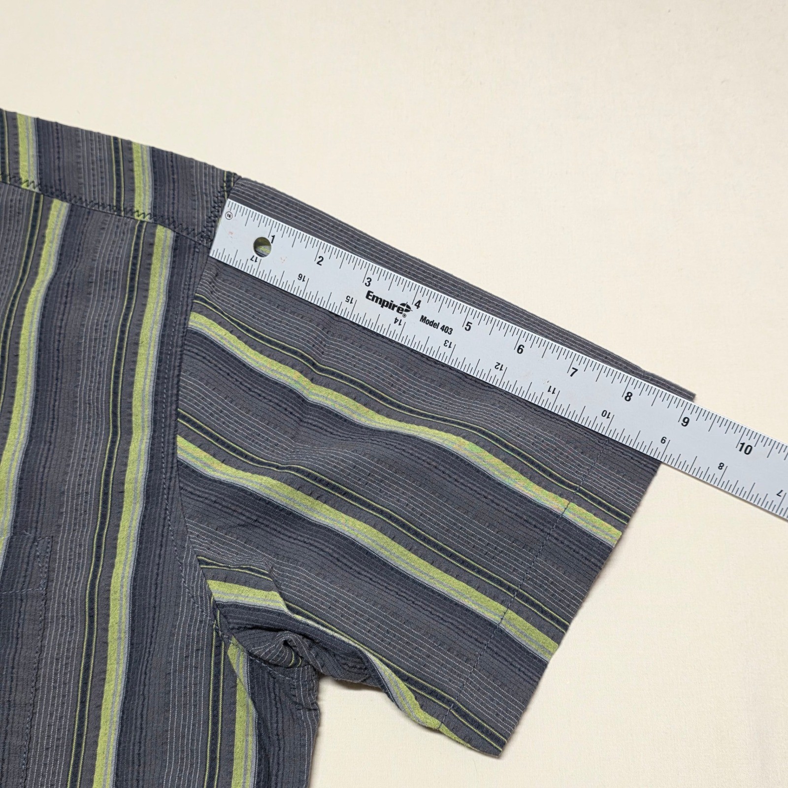 Kuhl Mens Large Charcoal/Green Striped Short Sleeve Button Down Shirt Slimming