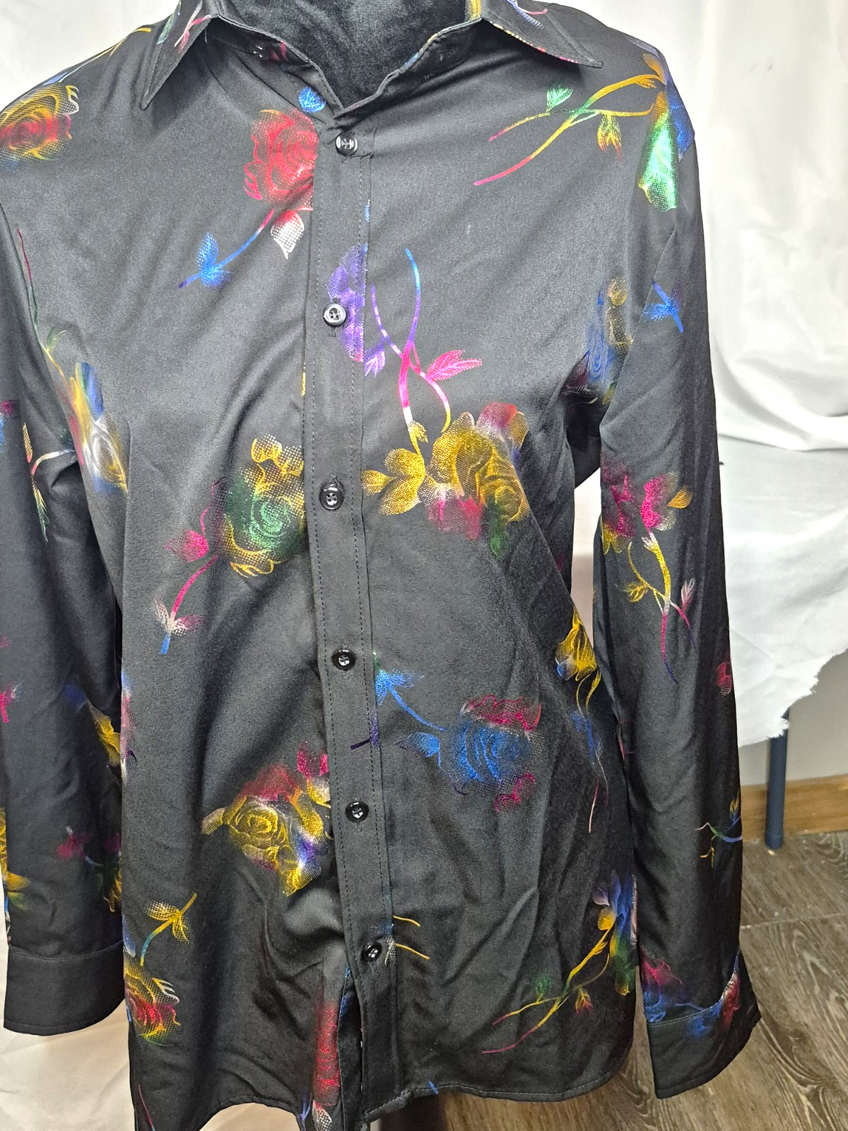 Zeroyaa Women’s Black Floral This piece is a sleek, black button-up luxury