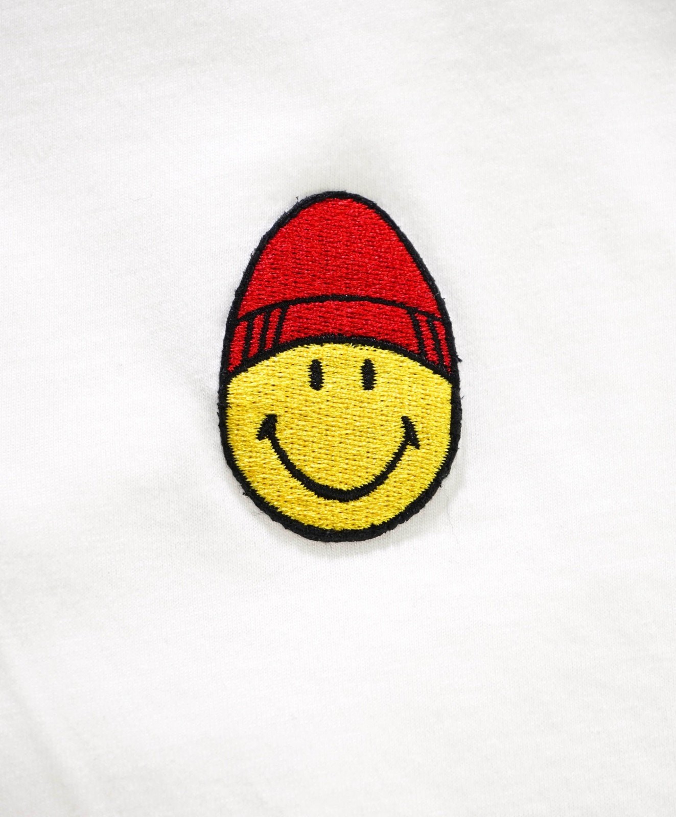 $130 AMI – Solid White Cotton Smiley T Shirt – L