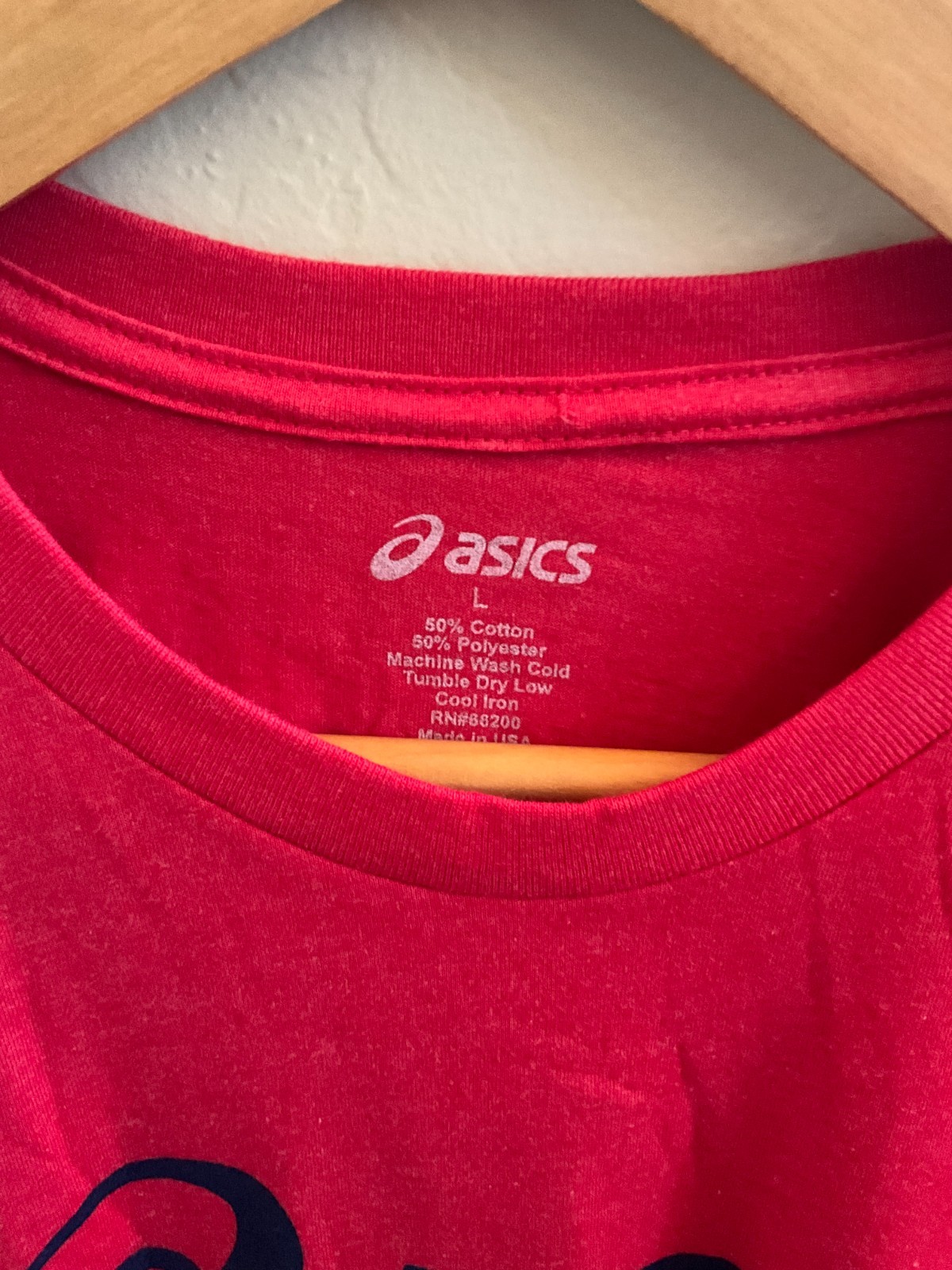 EXCELLENT Mens Asics Activewear T-Shirt Red Size L Dark Blue Logo 50/50 Blend