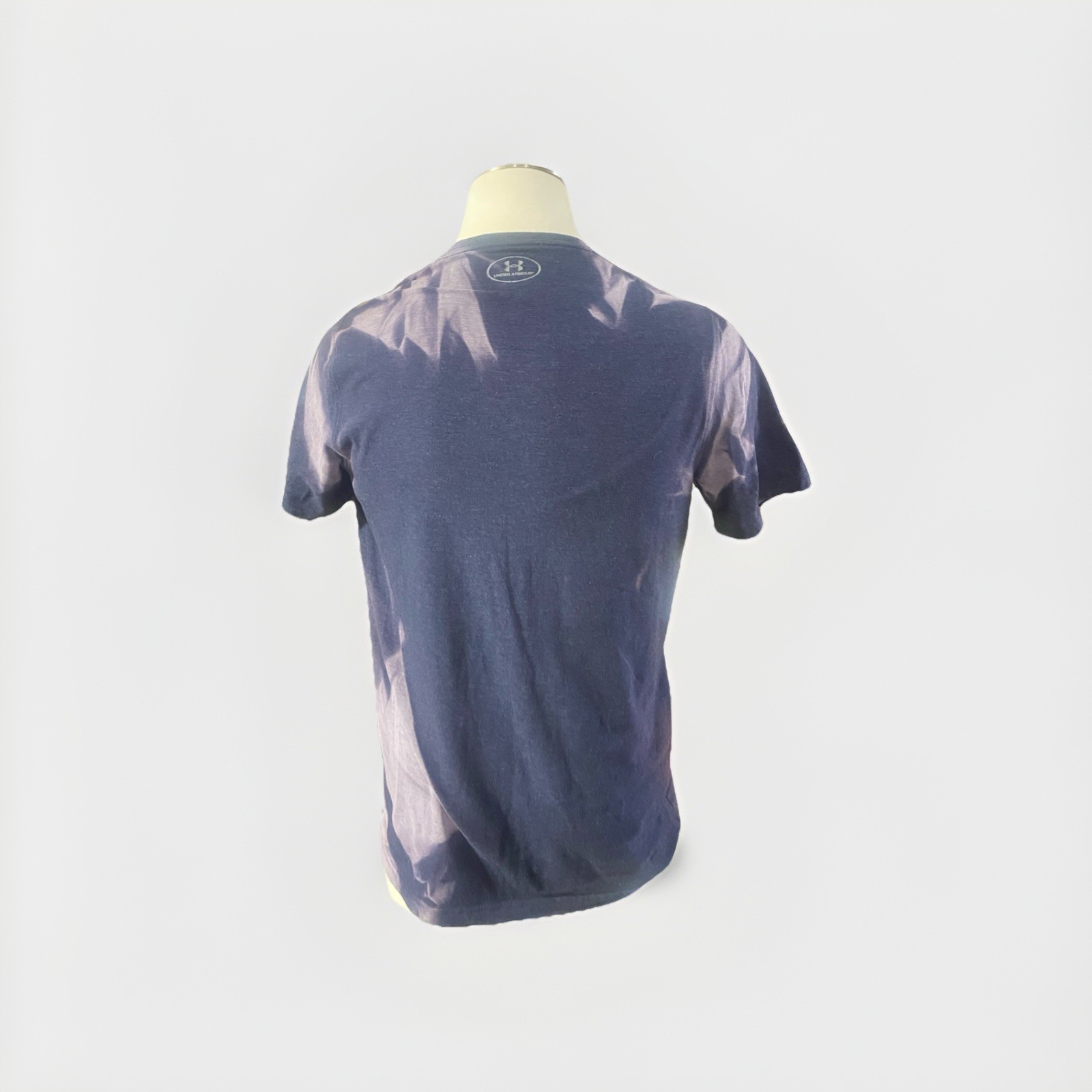 Medium Men’s Loose Fitting Under Armour T-Shirt Short Sleeve Purple Tye Dye
