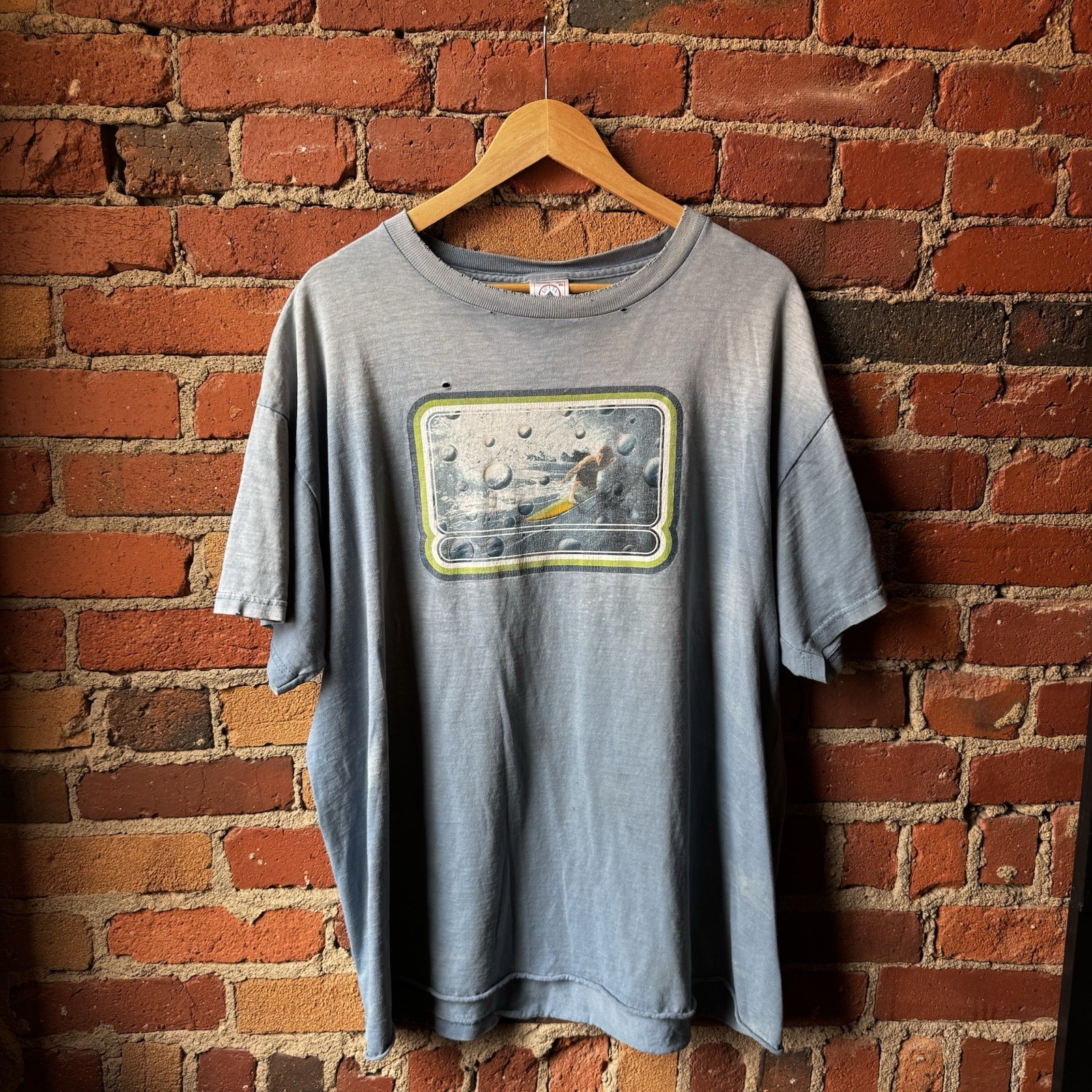 Surfwear perfect fading and distressing pro delta salt wash monkey graphic