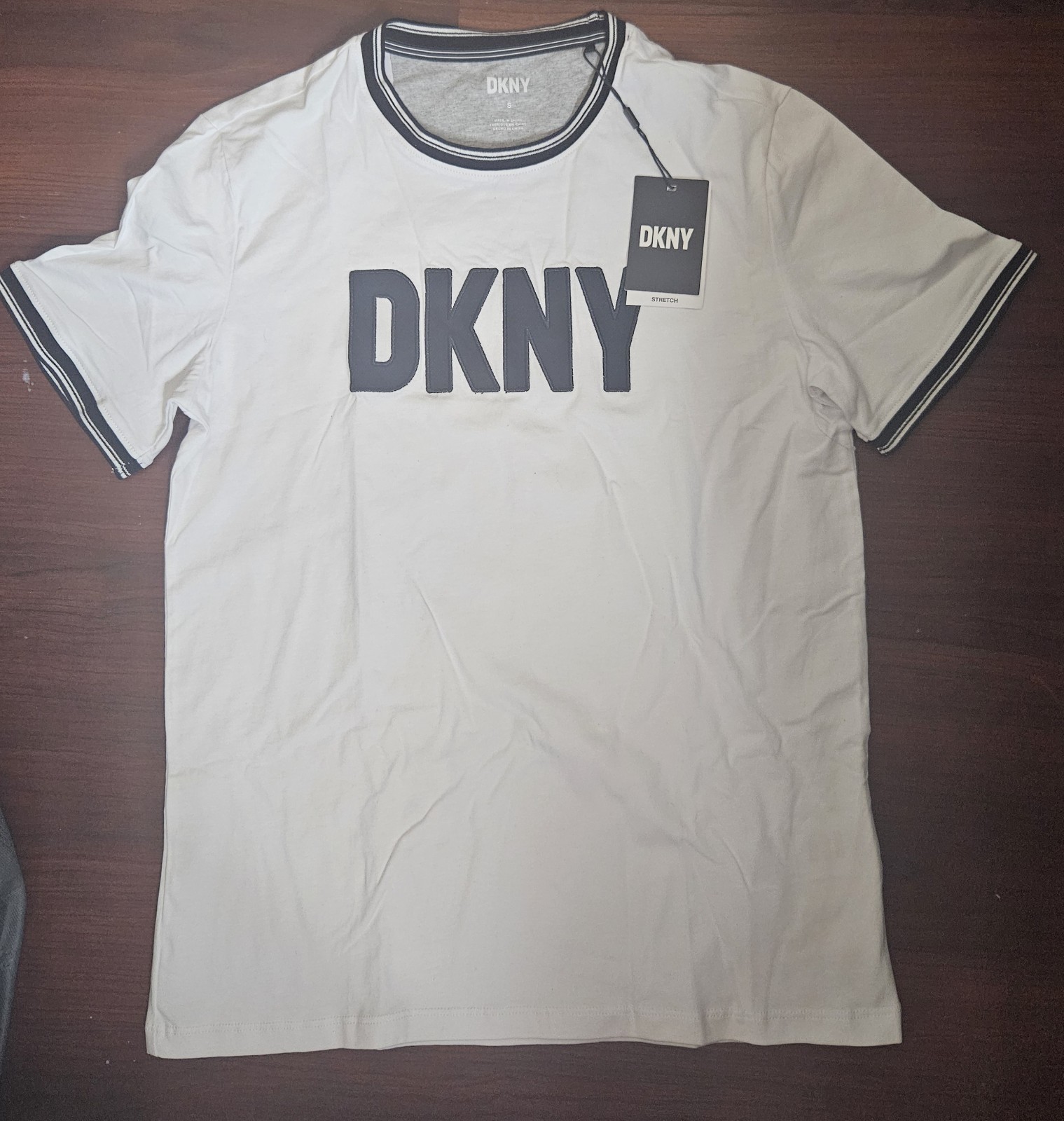 DKNY White Men’s T-shirt Short Sleeve DK14SK1717 Size Small $49.50