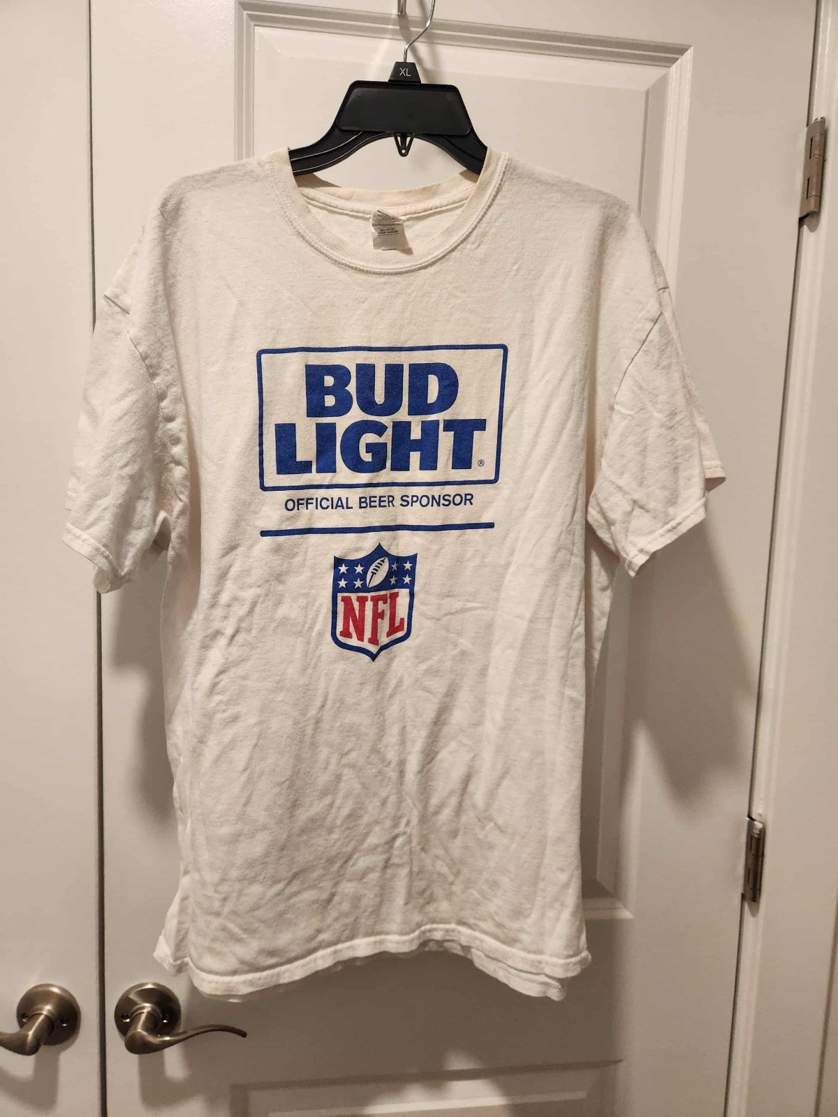 BUD LIGHT LOT OF 2 TEE SHIRTS SHORT SLEEVE L & XL NFL DILLY DILLY PRE-OWNED