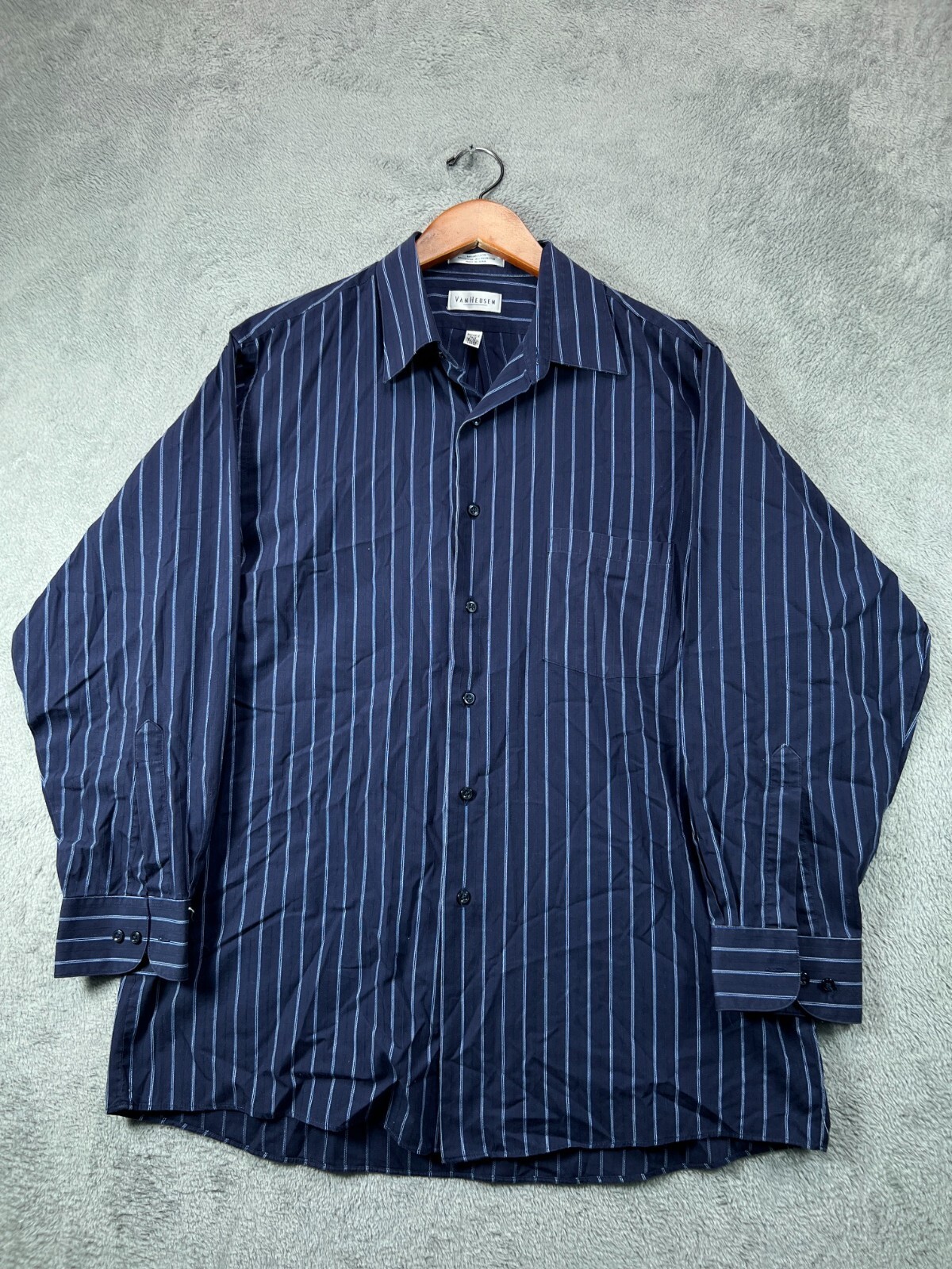 Van Heusen Broadcloth Shirt Mens 16.5 32/33 Large Blue Button Up Wrinkle Free LS