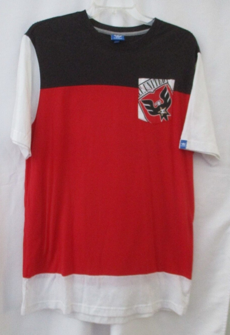 VINTAGE DC UNITED 1996 RED WHITE BLUE ADIDAS POCKET T-SHIRT – SIZE M