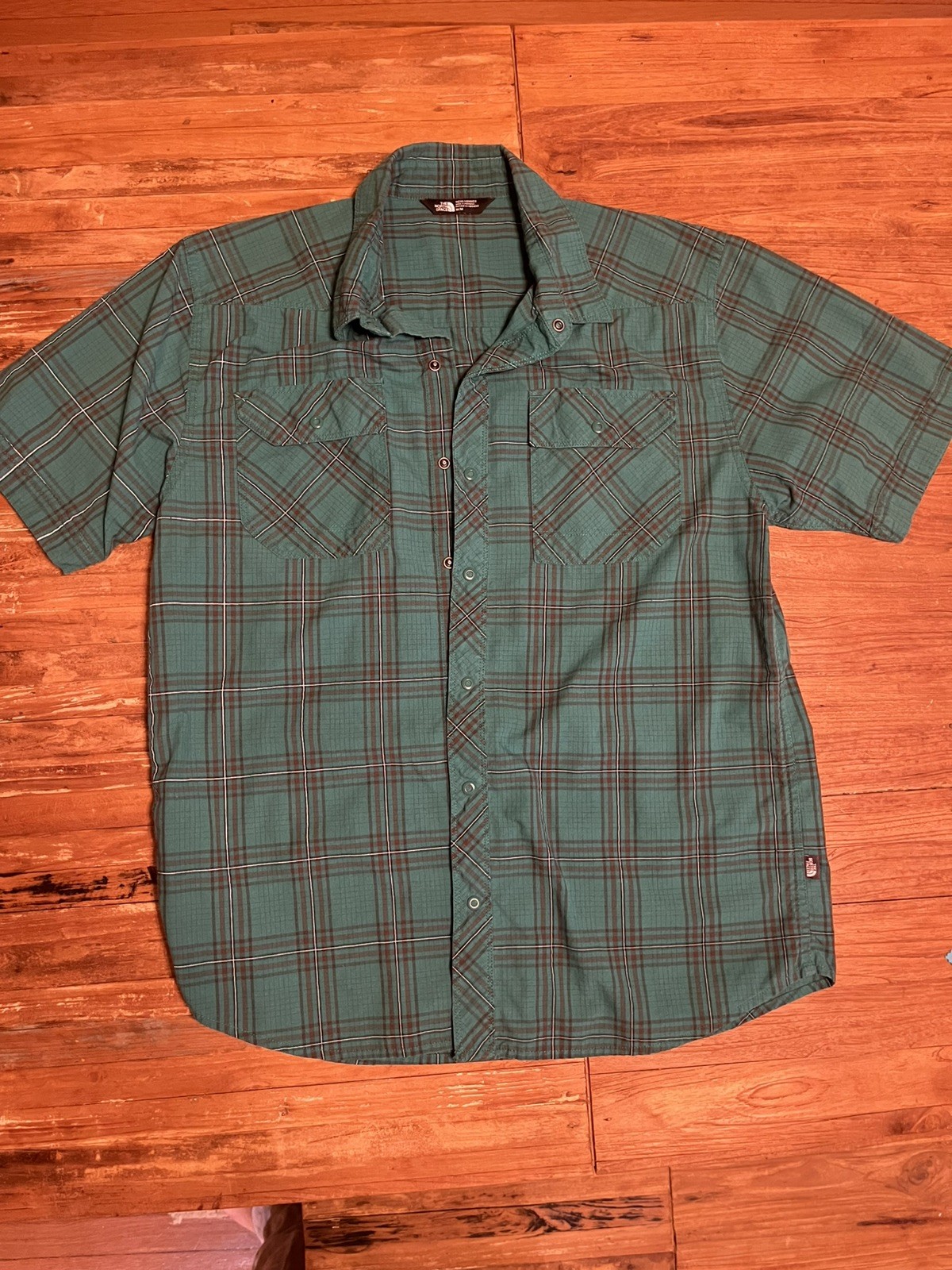 North Face Men’s M Snap Button Up Reflective Green Plaid w/ Front Pockets