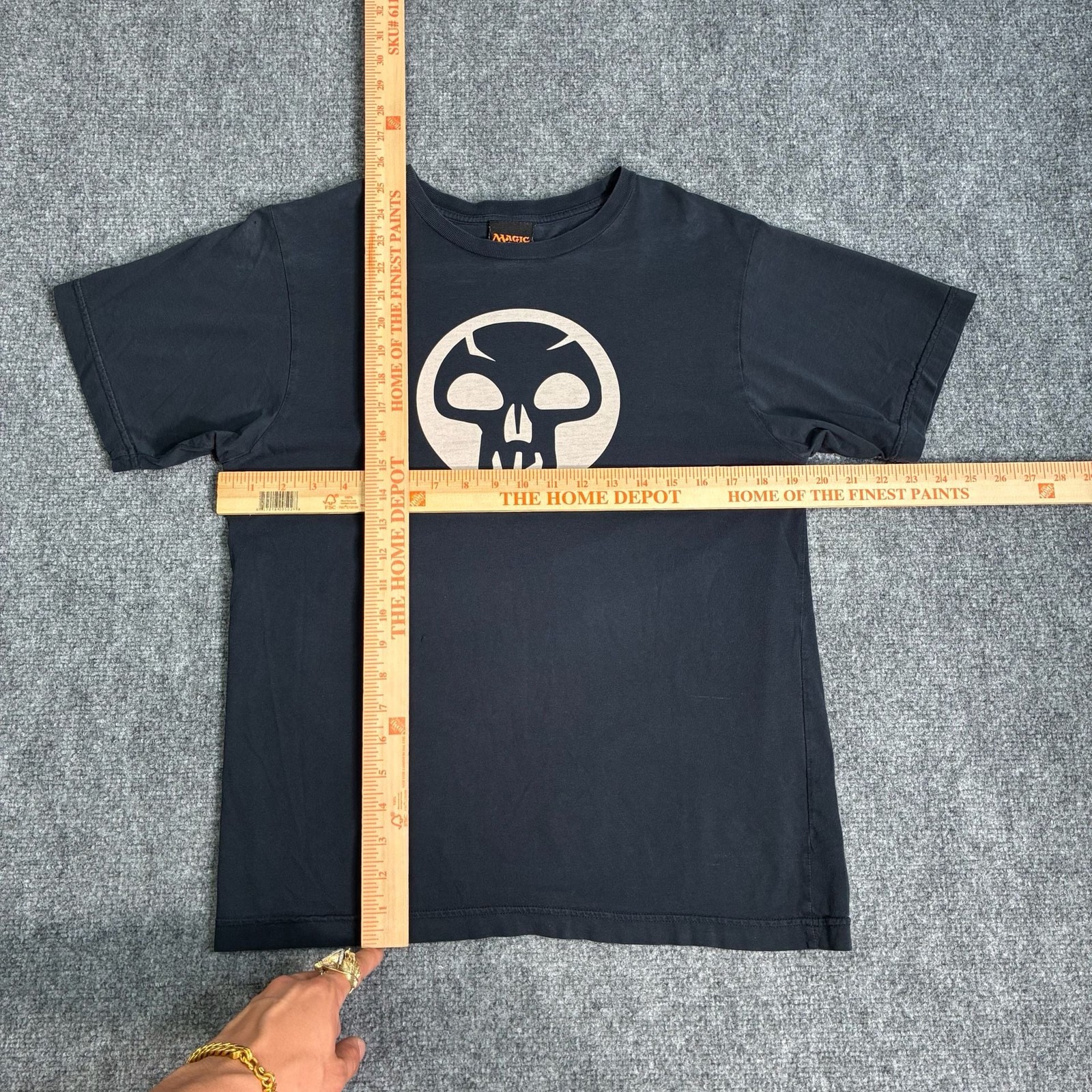 Magic: The Gathering Black Mana Symbol Skull Logo Graphic T-Shirt