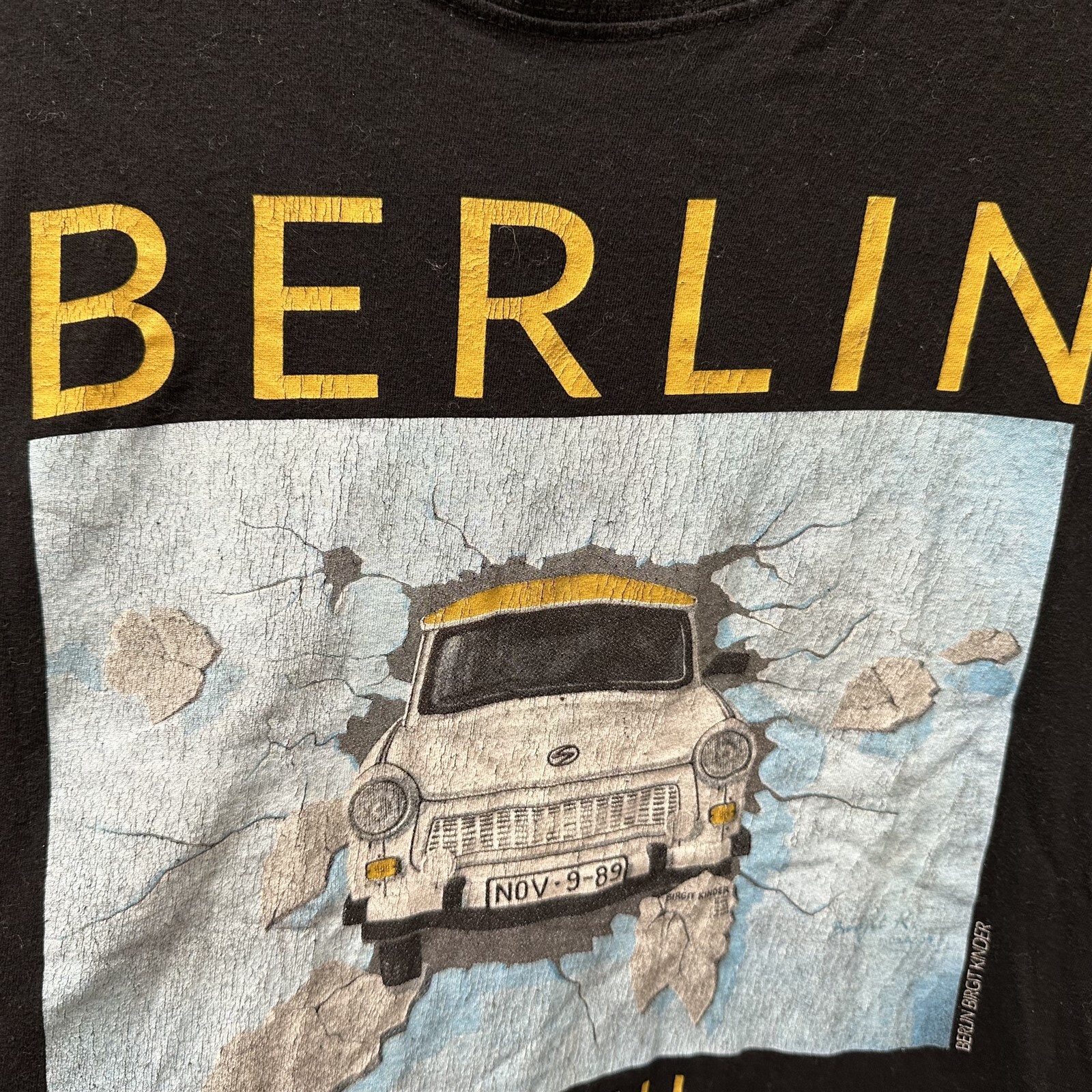 Berlin Wall T Shirt Birgit Kinder Car Bursting Thru Size Large Black