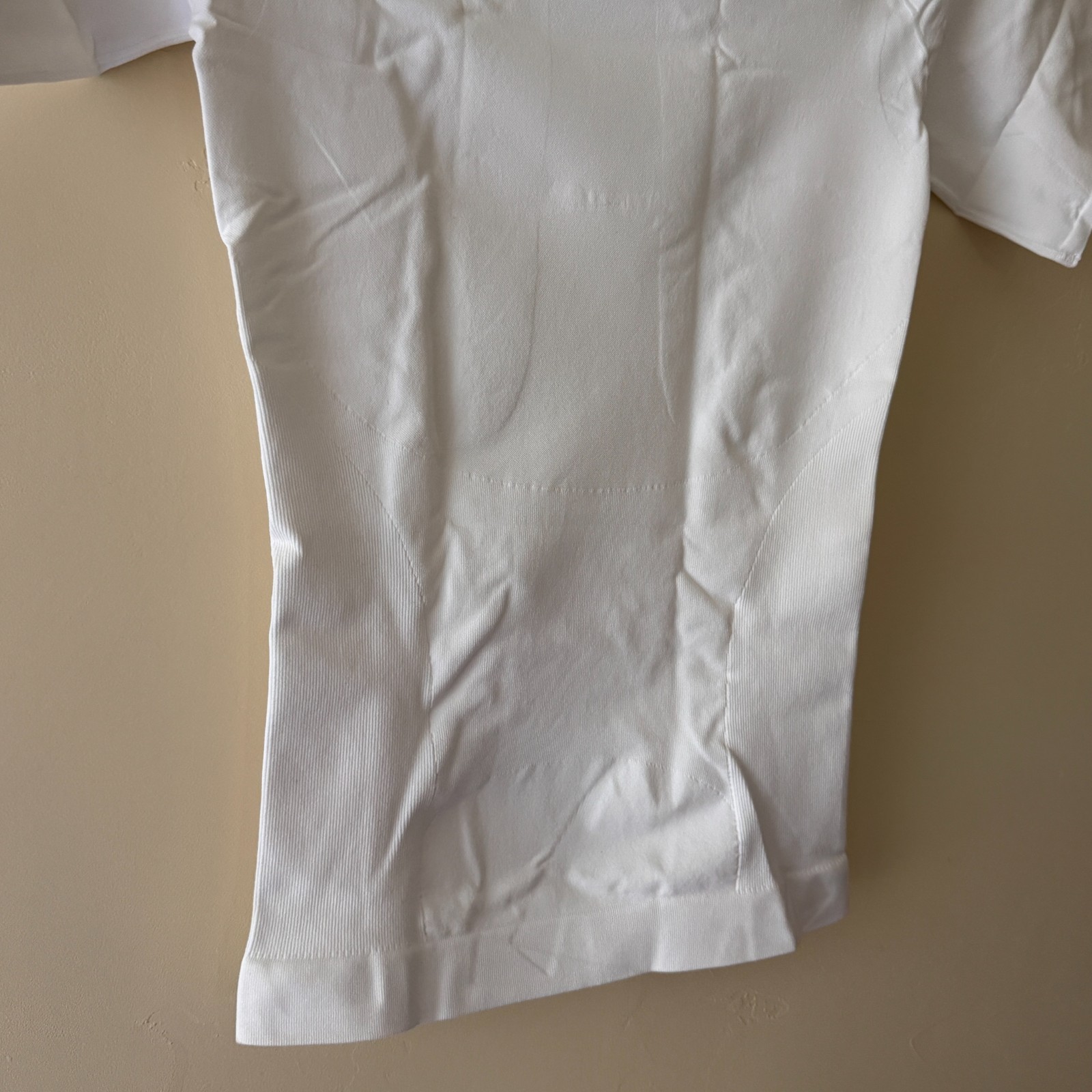 SPANX Men’s Zoned Performance White V-Neck Under Shirt size XL (46-48) NWT