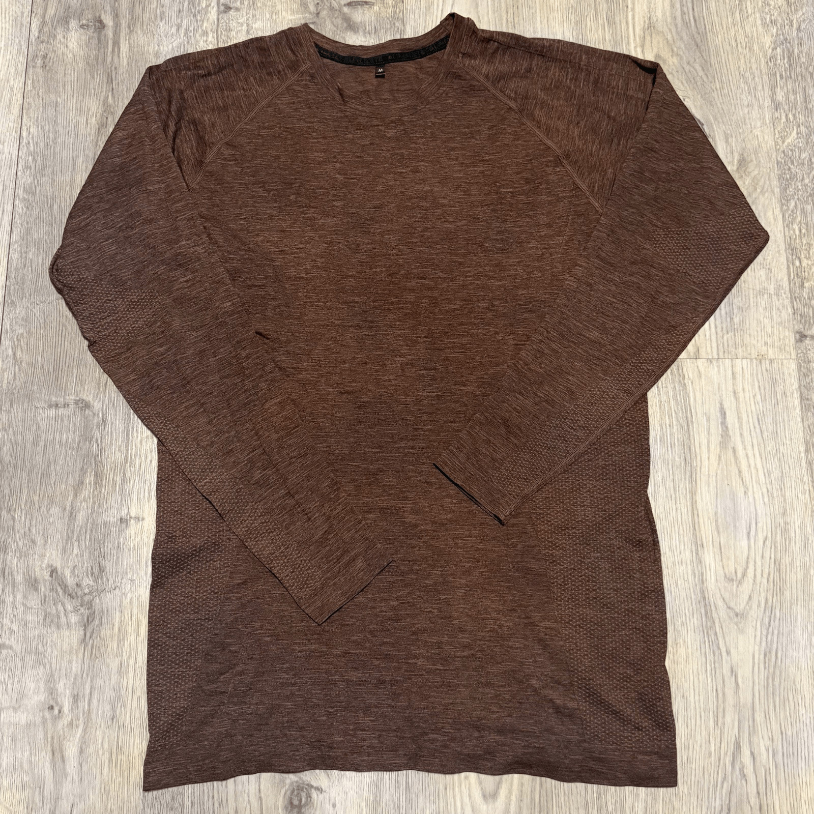 Alphalete Mens Scoop Neck T-Shirt Brown Athletic Fit Medium