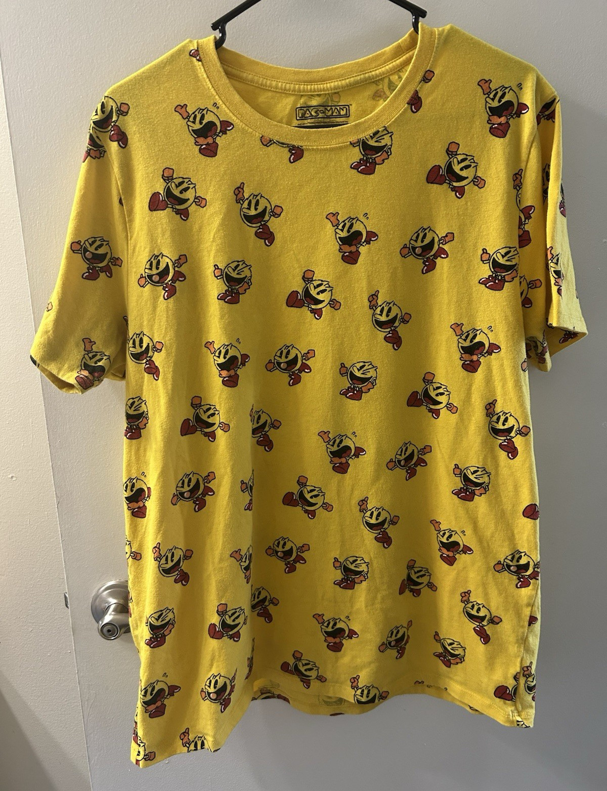 C-Life Yellow Pac-Man Graphic Men’s T-Shirt L Crew Neck Short Sleeve