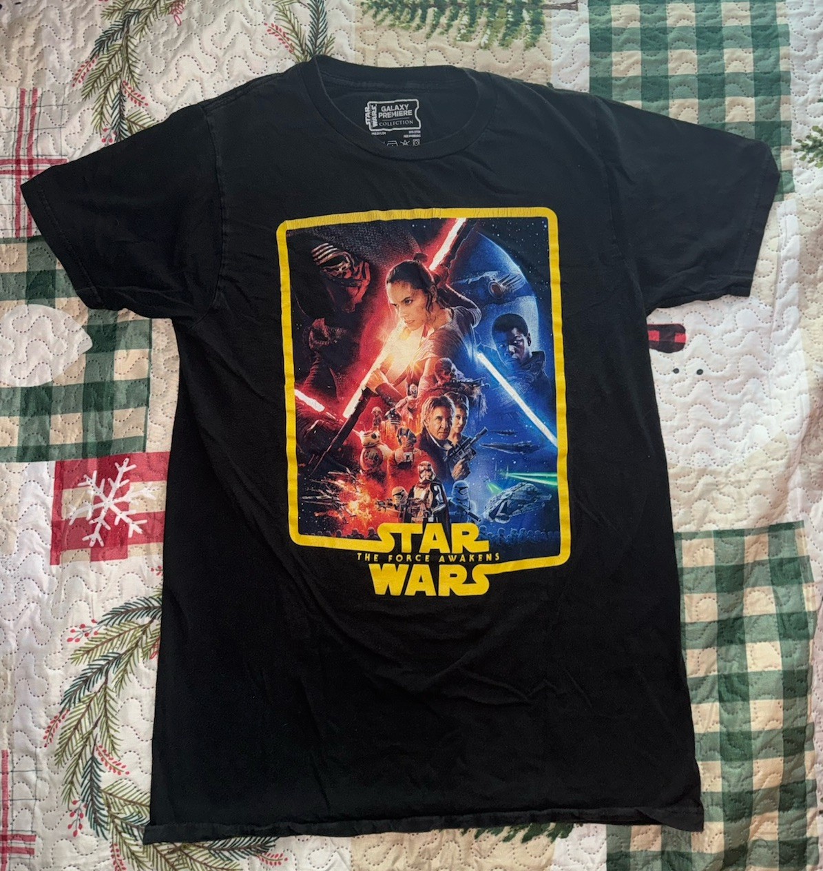 Star Wars “The Force Awakens” Movie Poster Galaxy Premiere T Shirt- Men’s Medium