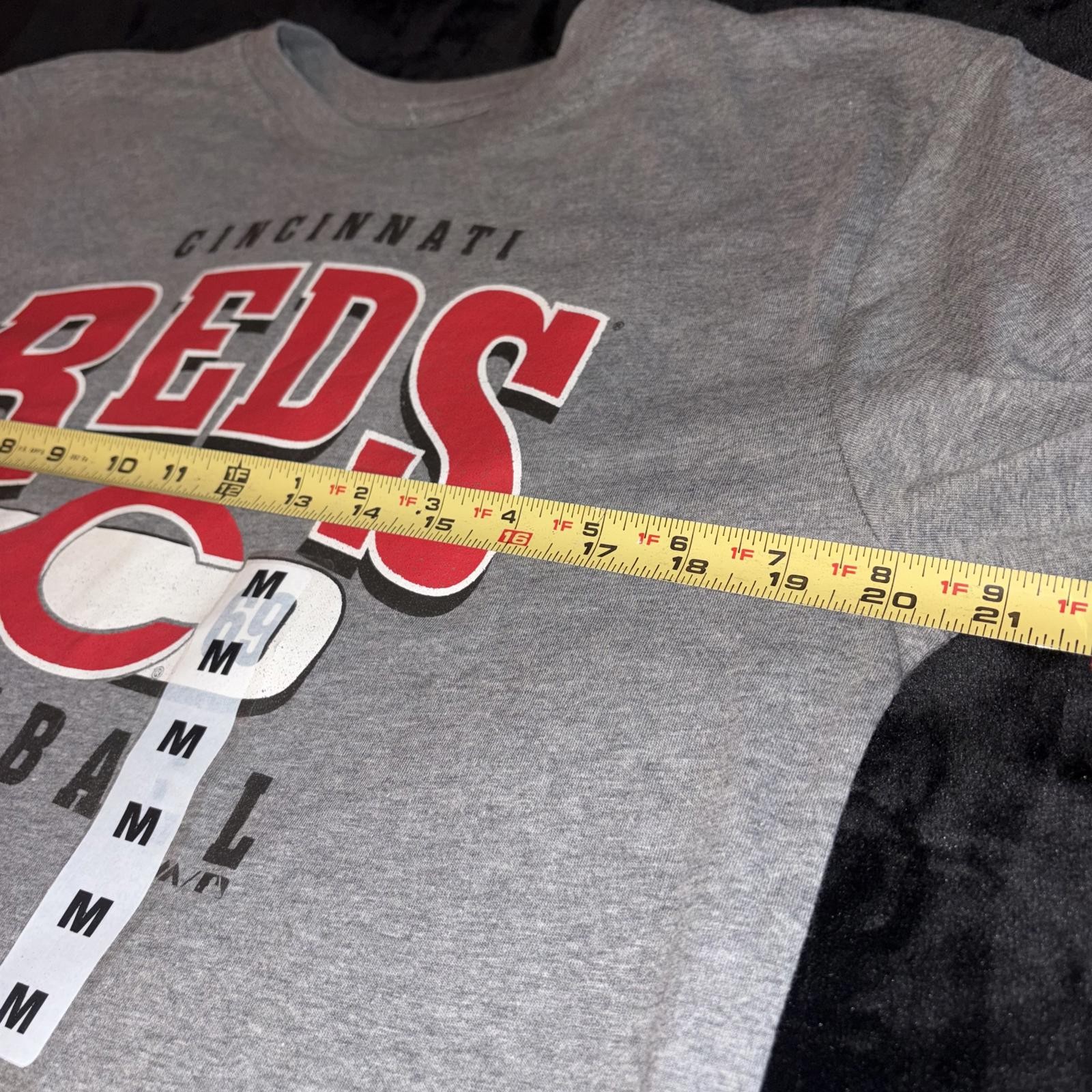 MLB Majestic Cincinnati Reds Baseball T-Shirt Men’s Medium Gray Sporty NWT