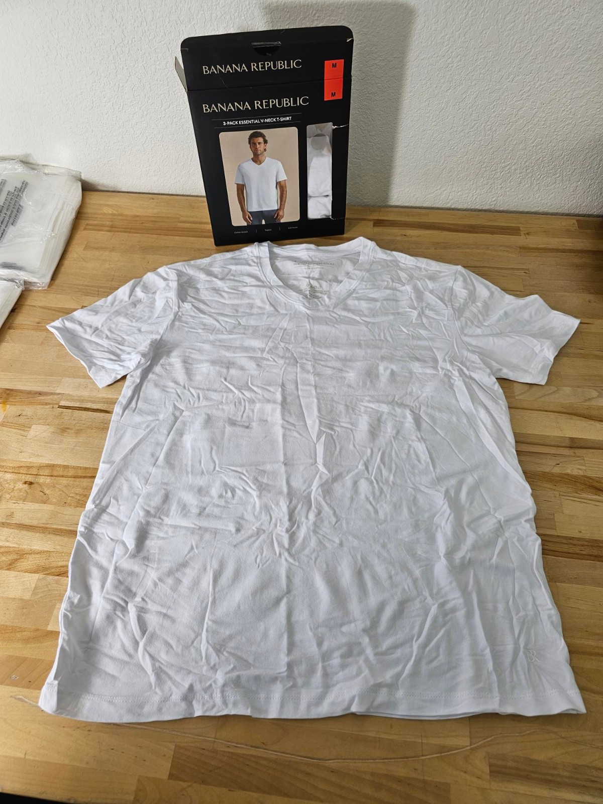 M / MEDIUM – WHITE – 3-PACK – Banana Republic Men’s V-Neck Tee Cotton Stretch