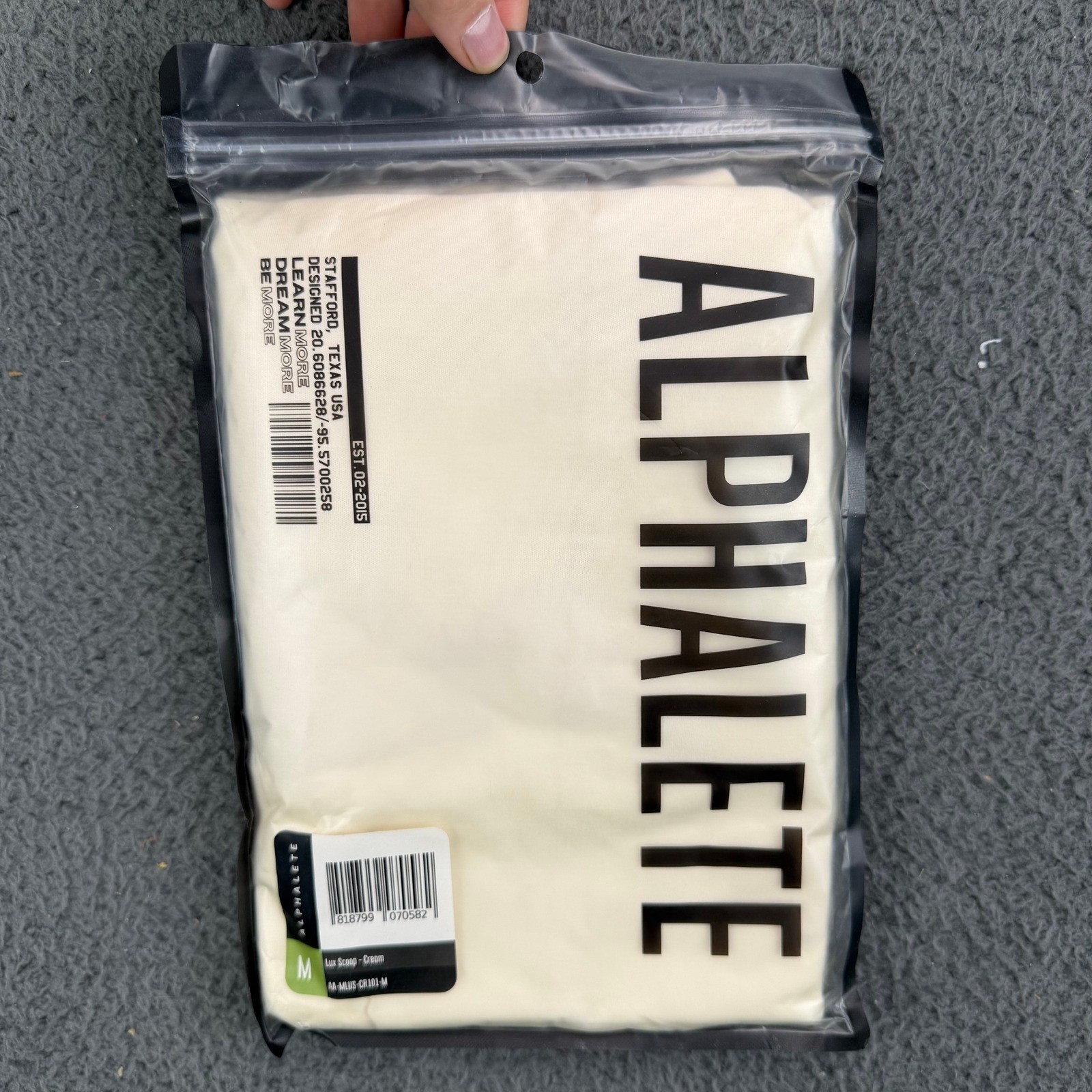 Alphalete Lux Scoop Cream Mens Medium Short Sleeve T-Shirt AA-MLUS-CR101-M NEW