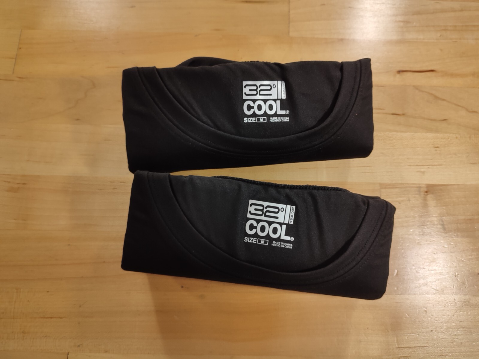 NWOT 2 Pack 32 Degrees Cool Short Sleeve Crew Neck Breathable TShirt Black Med.