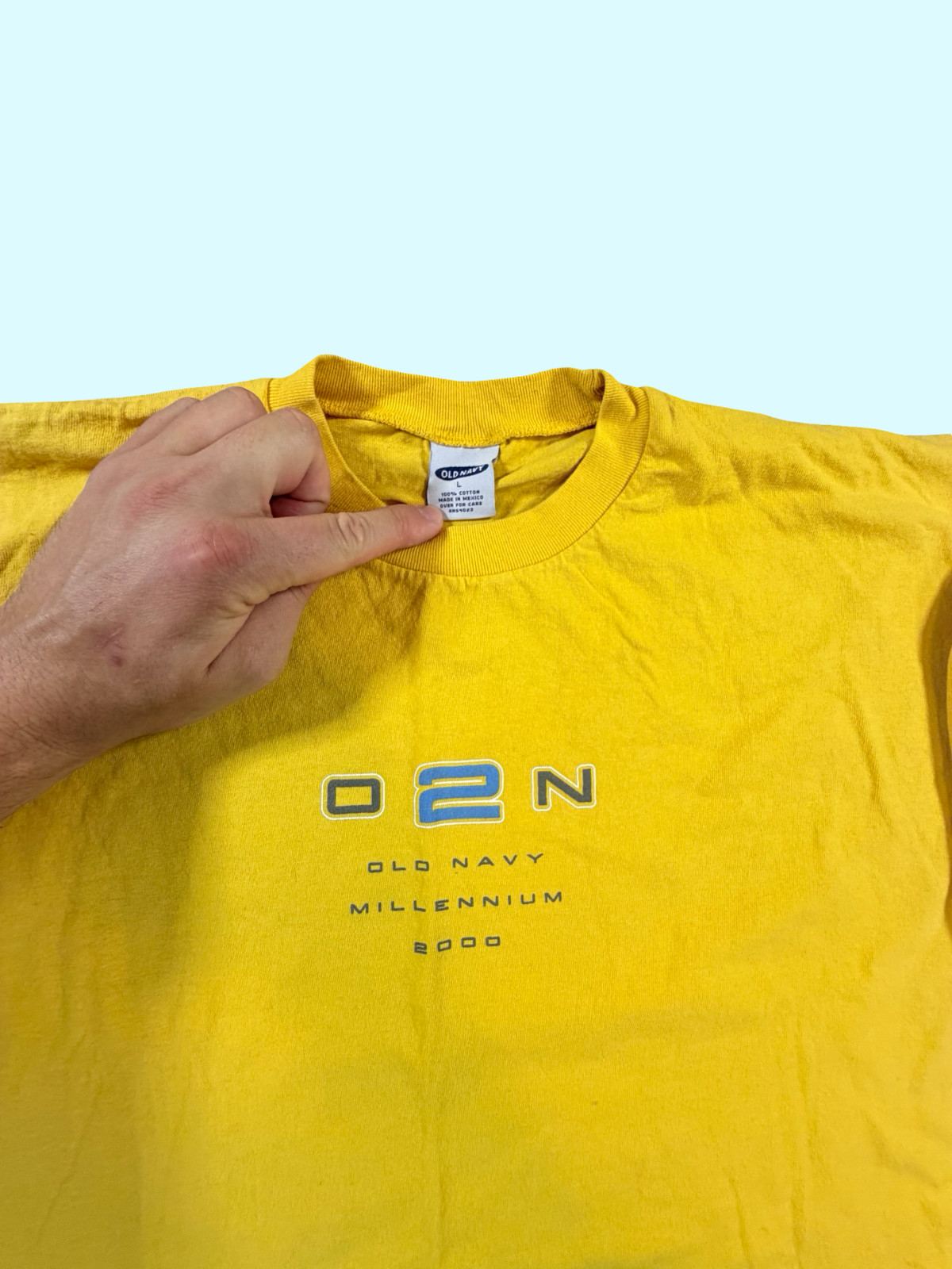 VTG Y2K Old Navy T Shirt Mens L Yellow Long Sleeve 2000 O2N Millennium