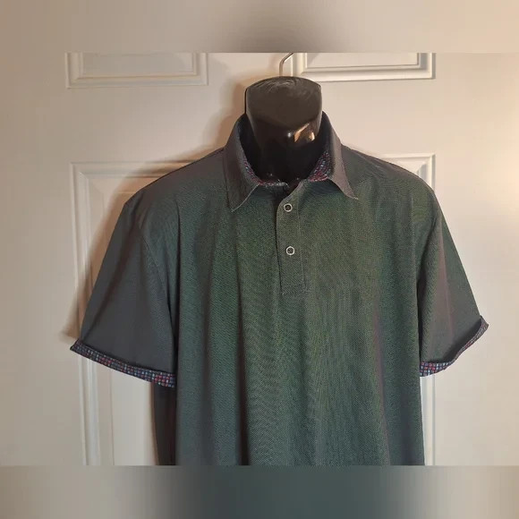 Robert Graham Short Sleeve 3 Top Button Pullover Polo Shirt Size Medium
