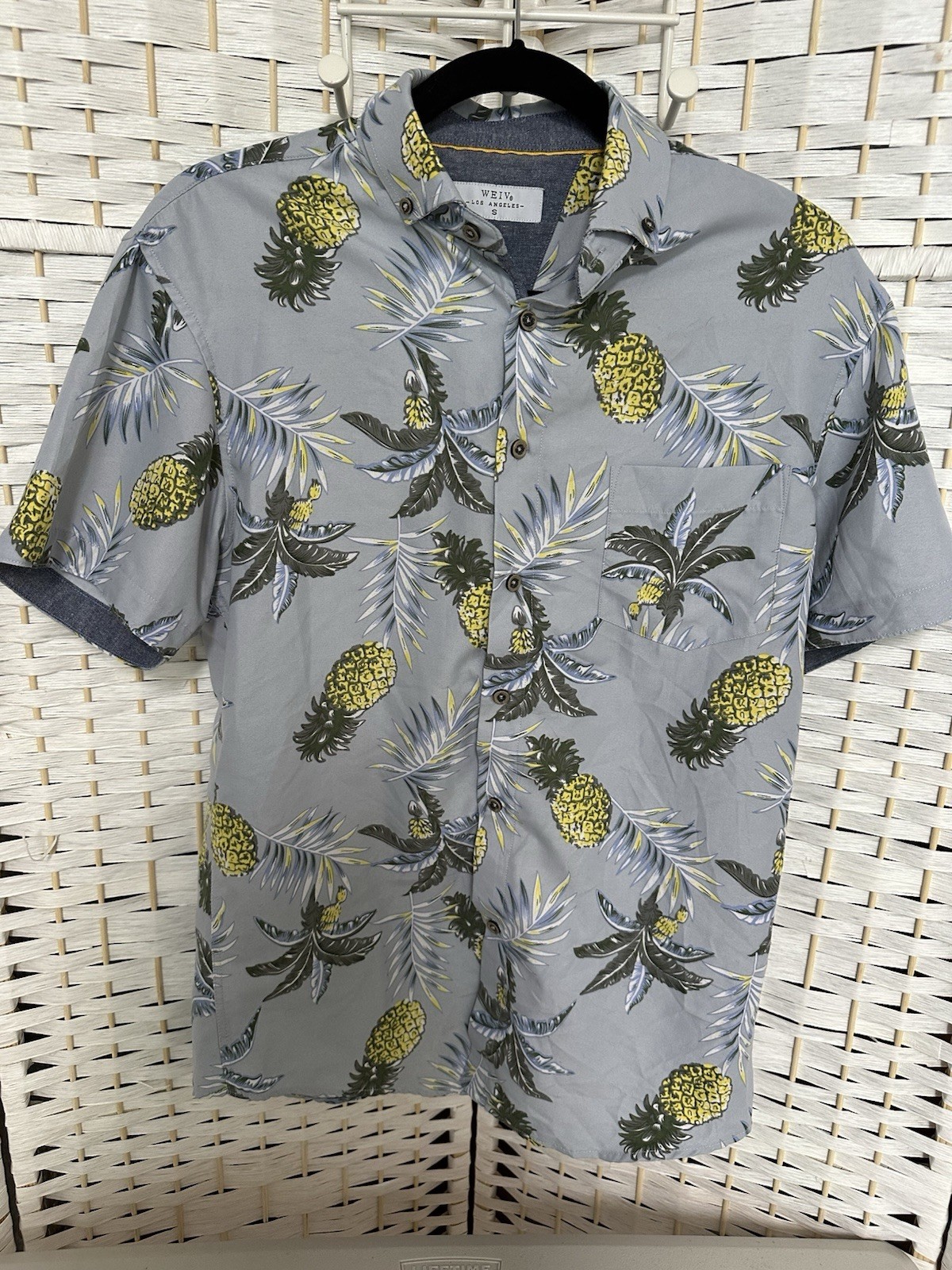 Weiv Los Angeles Men’s Pineapple Hawaiian Shirt Size S