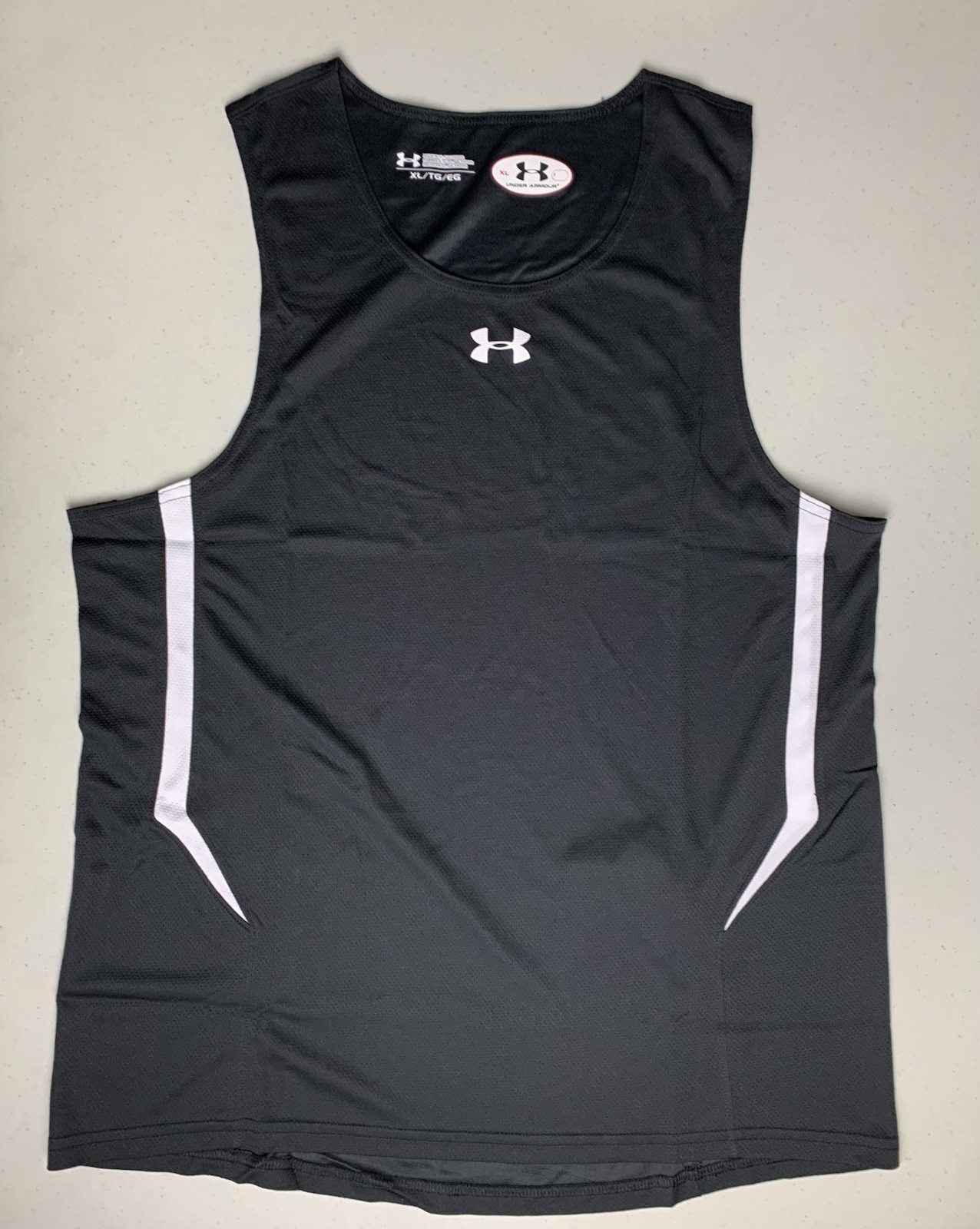 Under Armour Sleeveless Shirt Tank top Black & White New In Package XL