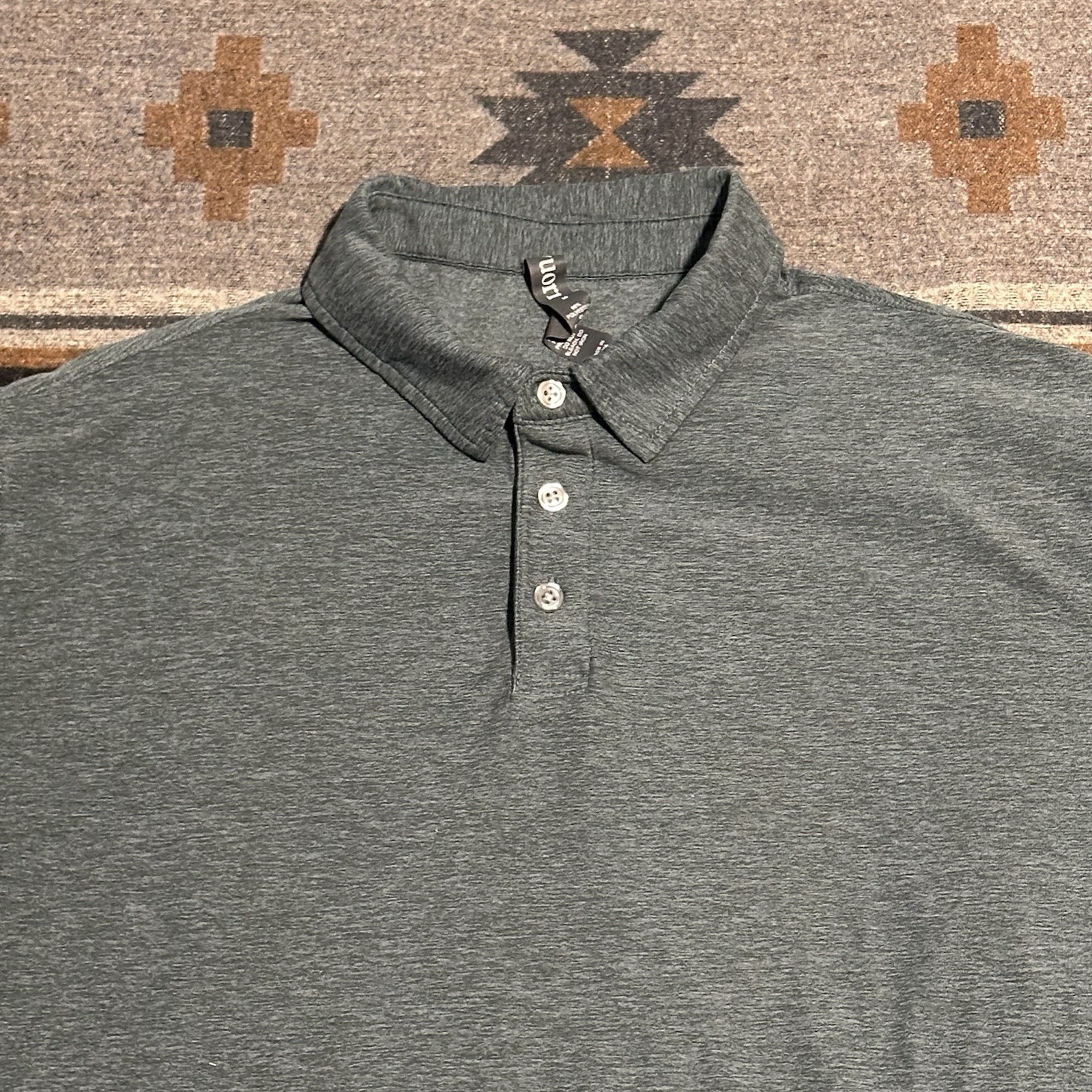 Vuori Strato Tech Polo Shirt Mens Medium Gray Perforamnce Athleisure Stretch A4