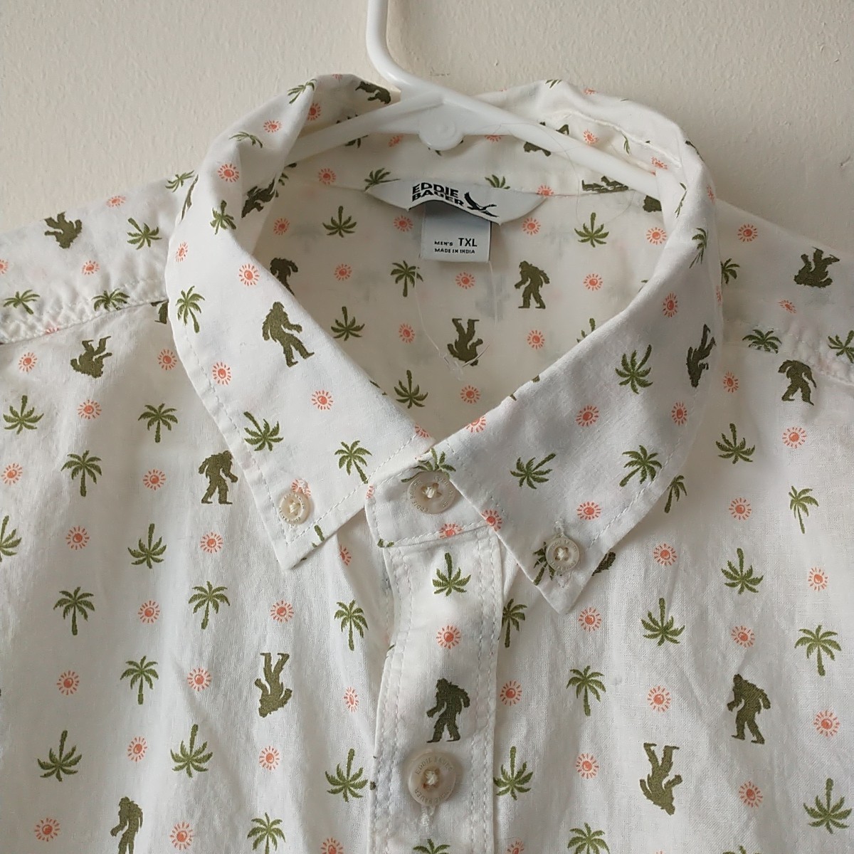 New Eddie Bauer Shirt Mens XLTall White Palm Tree Monkey NoveltyPrint ButtonDown