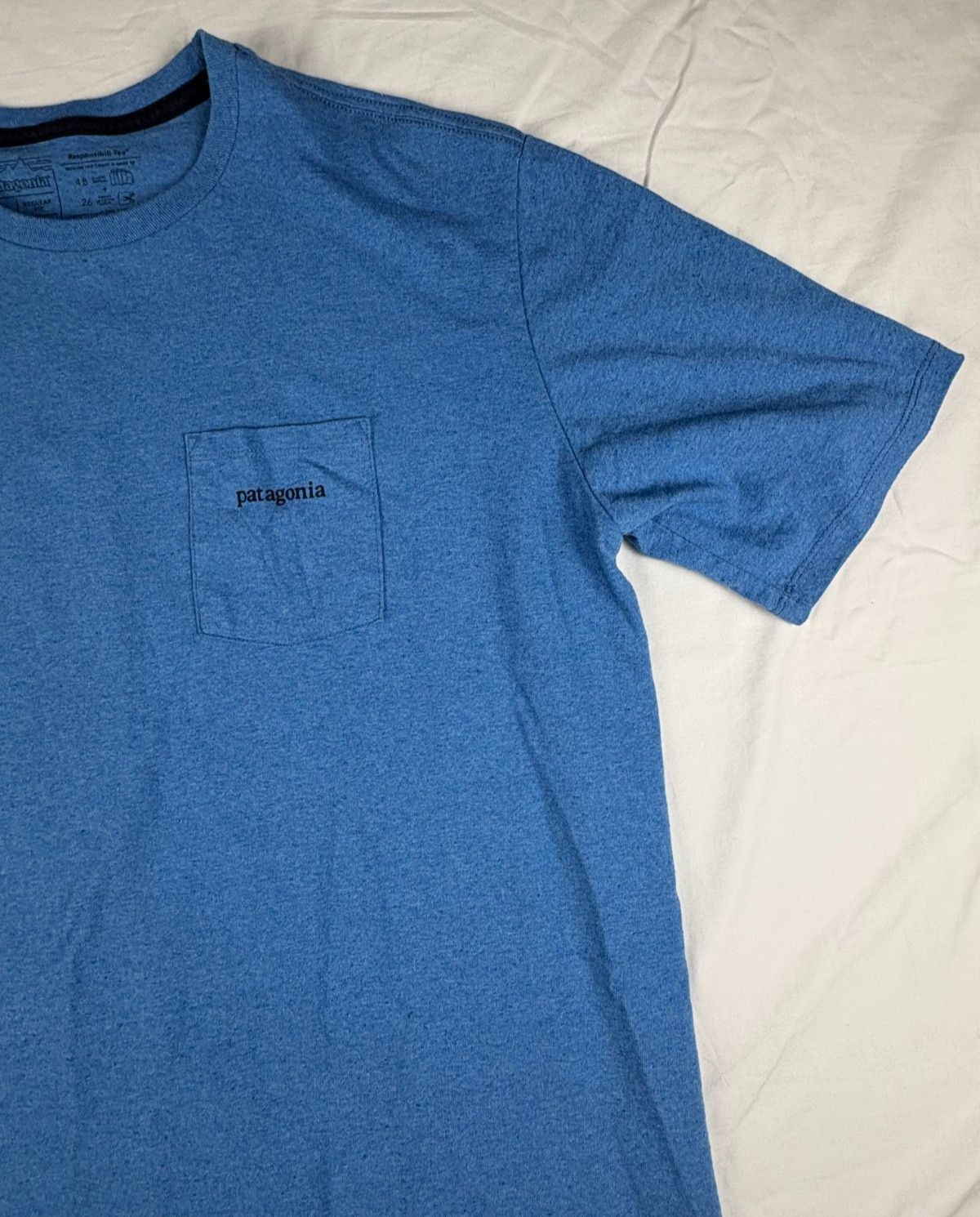 Patagonia T-Shirt Men Large Blue Heathered Short Sleeve Pocket Responsibili-Tee